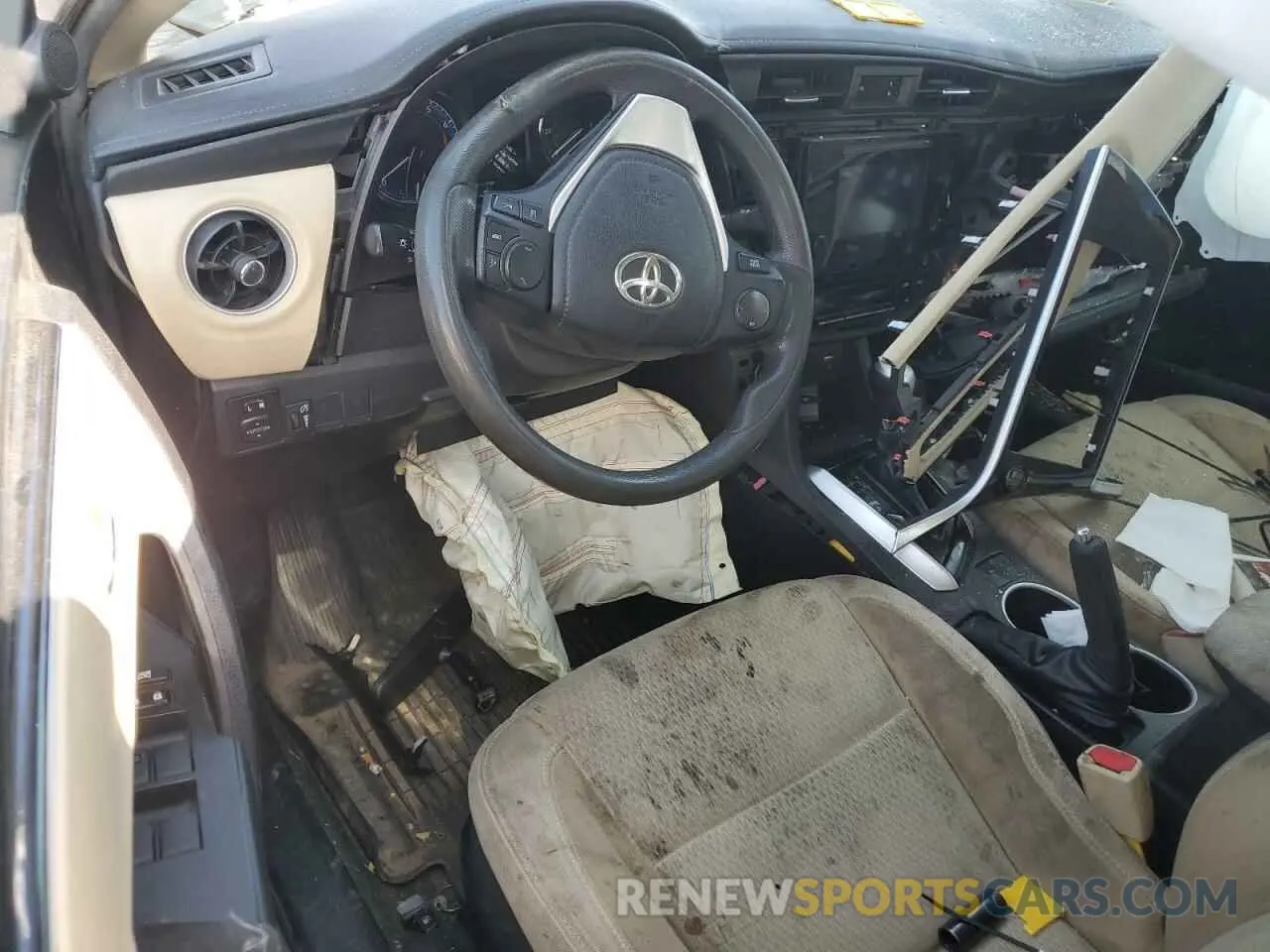 8 Photograph of a damaged car 5YFBURHE8KP920646 TOYOTA COROLLA 2019