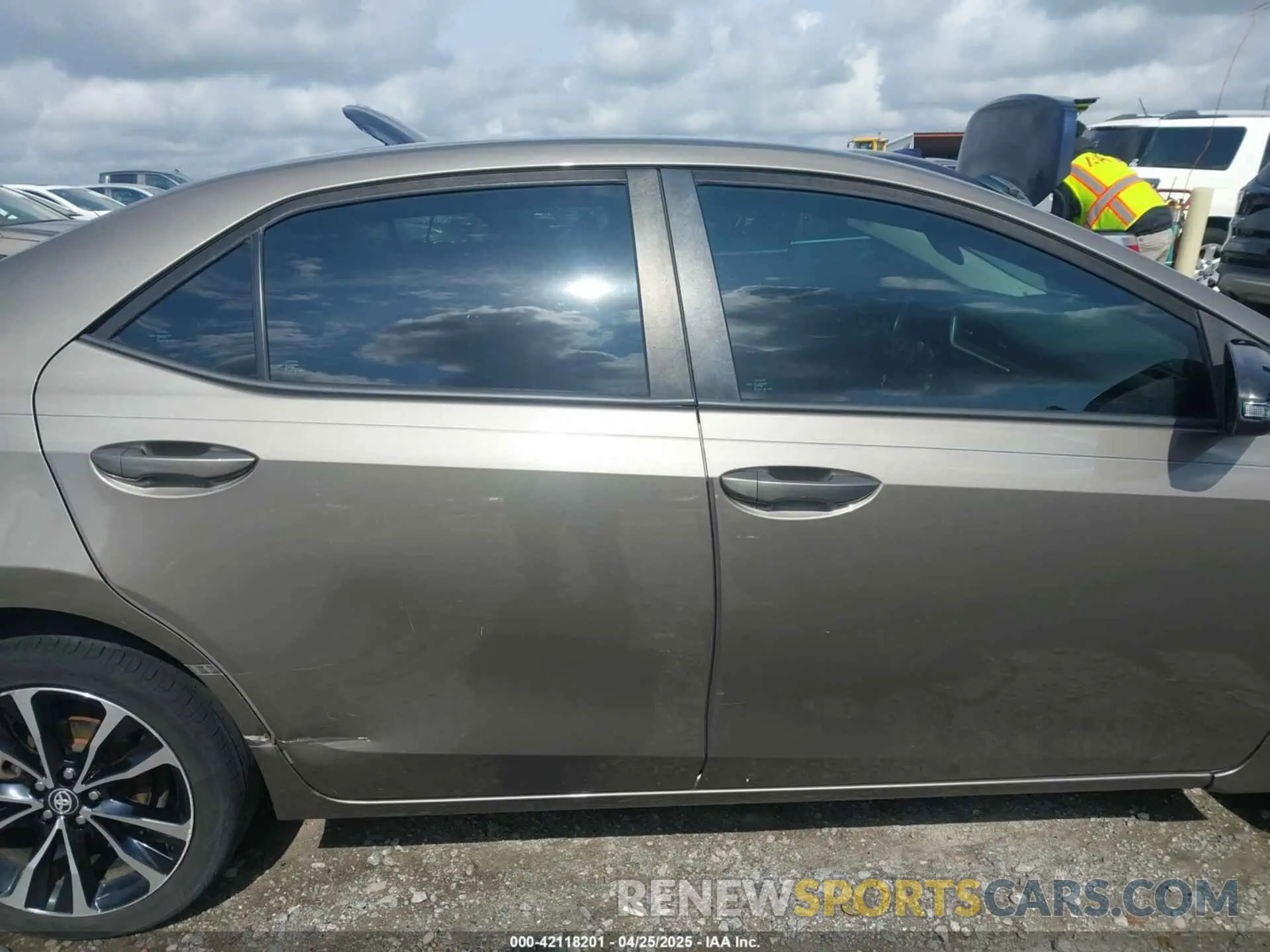 13 Photograph of a damaged car 5YFBURHE8KP920873 TOYOTA COROLLA 2019