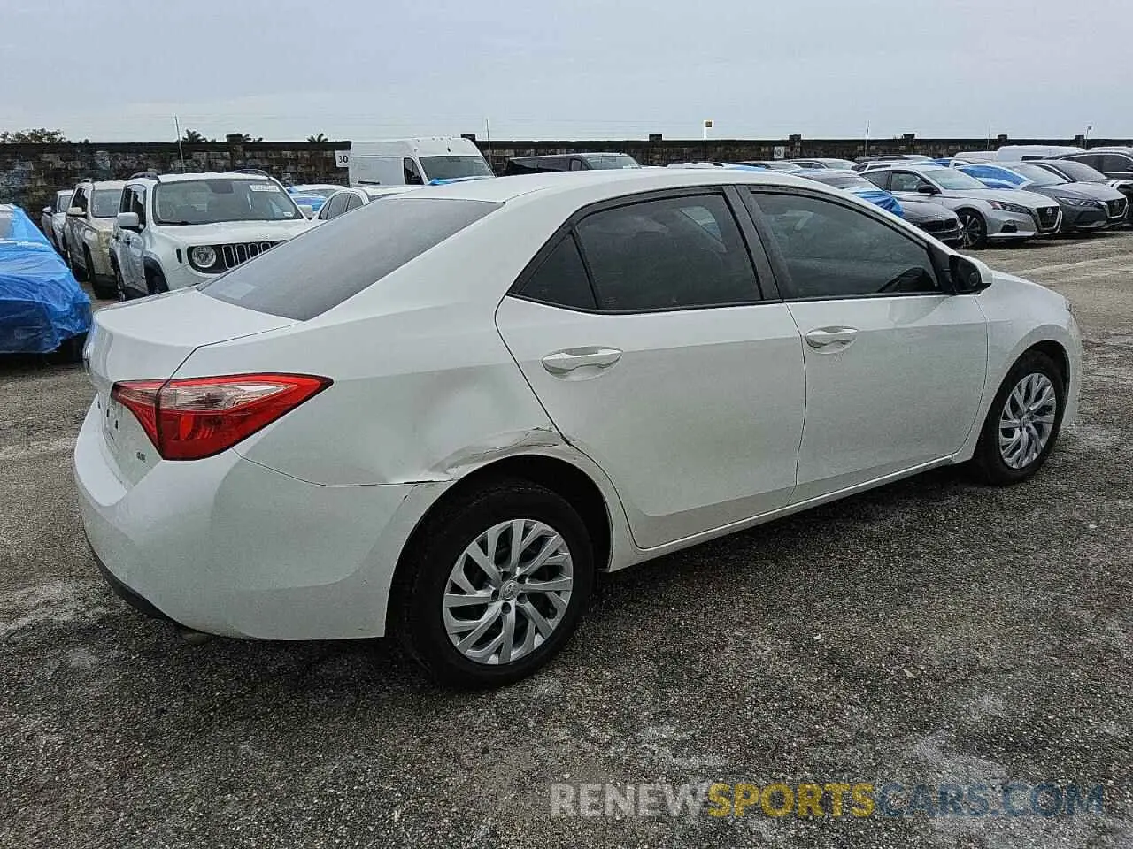 3 Фотография поврежденного автомобиля 5YFBURHE8KP922123 TOYOTA COROLLA 2019