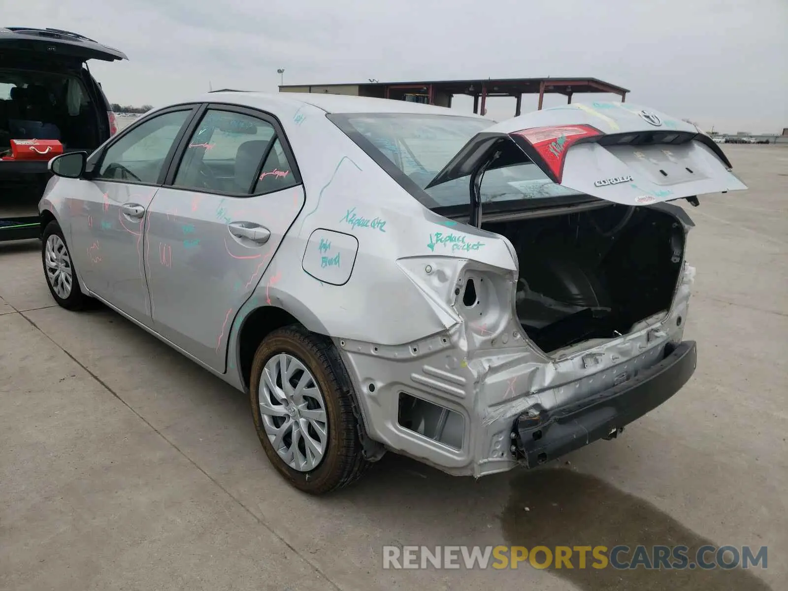 3 Photograph of a damaged car 5YFBURHE8KP928309 TOYOTA COROLLA 2019