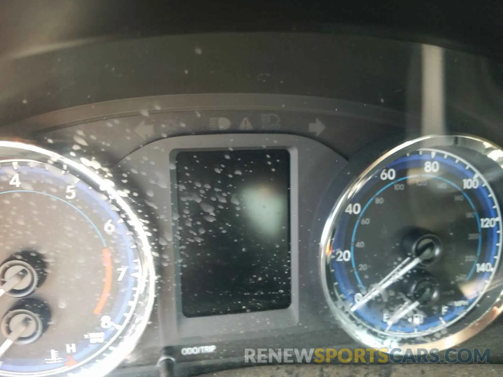 8 Photograph of a damaged car 5YFBURHE8KP928360 TOYOTA COROLLA 2019
