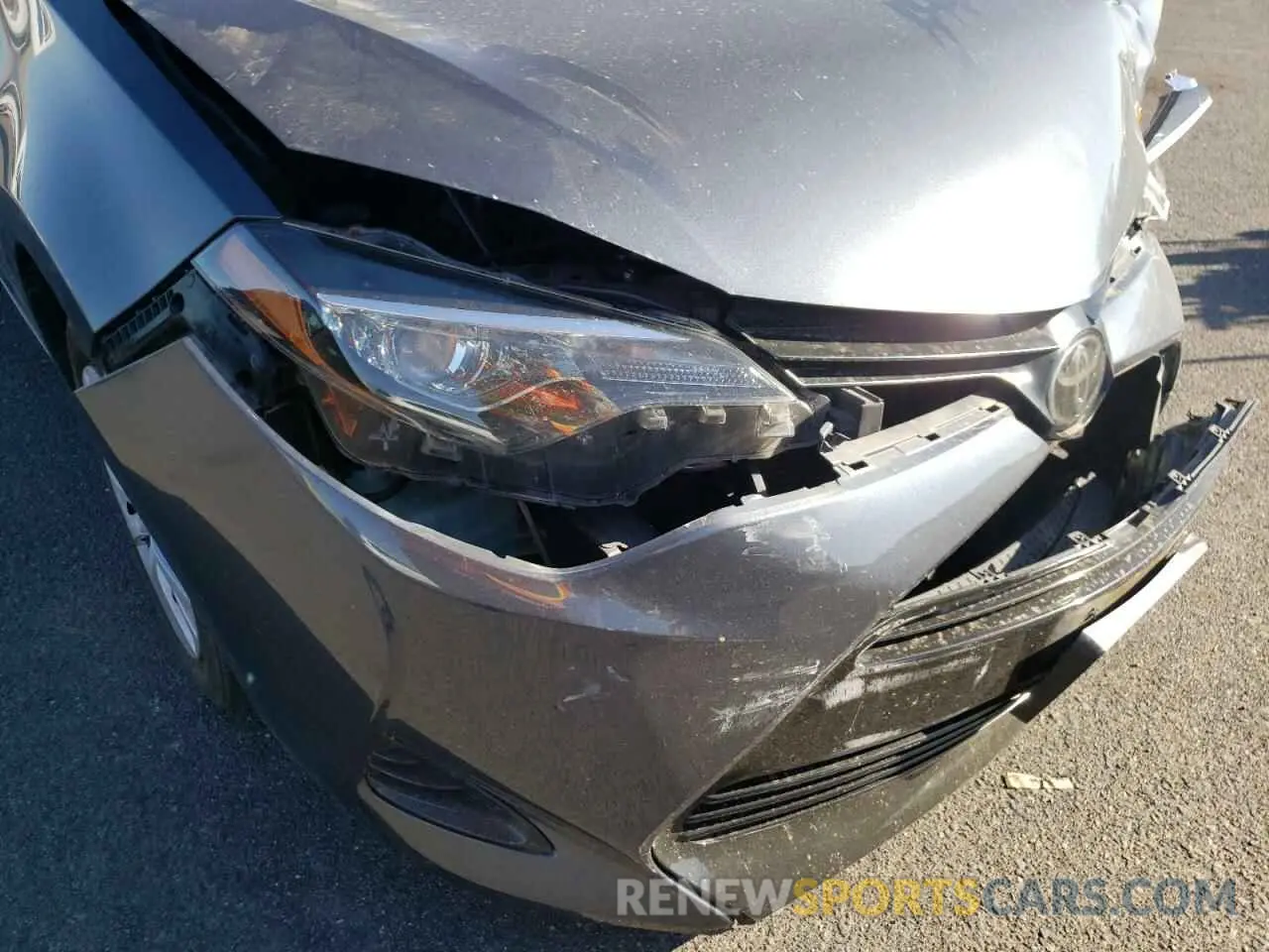 9 Photograph of a damaged car 5YFBURHE8KP928584 TOYOTA COROLLA 2019