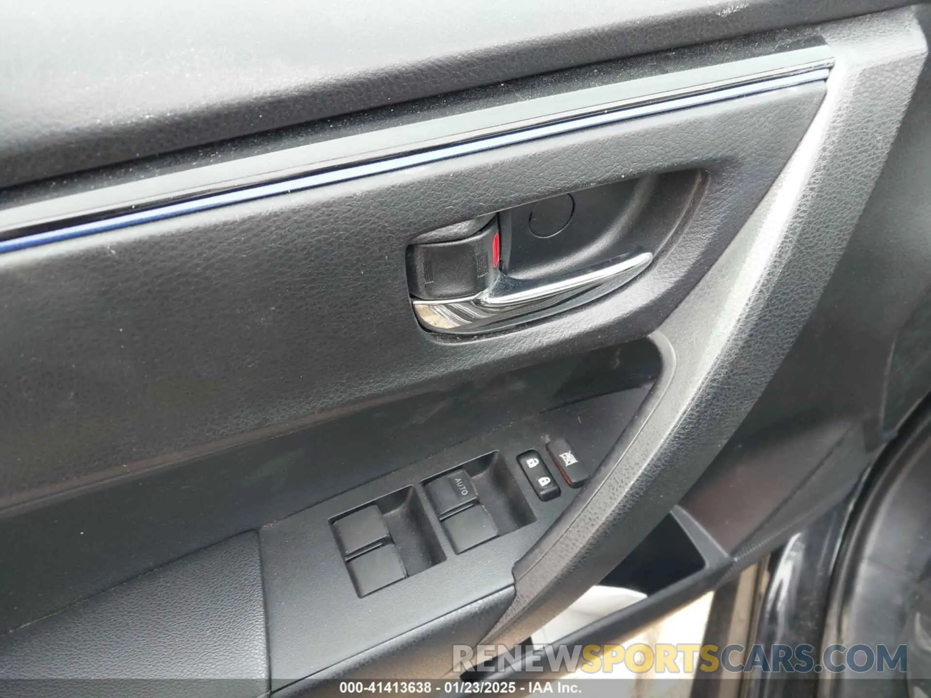 21 Photograph of a damaged car 5YFBURHE8KP930450 TOYOTA COROLLA 2019