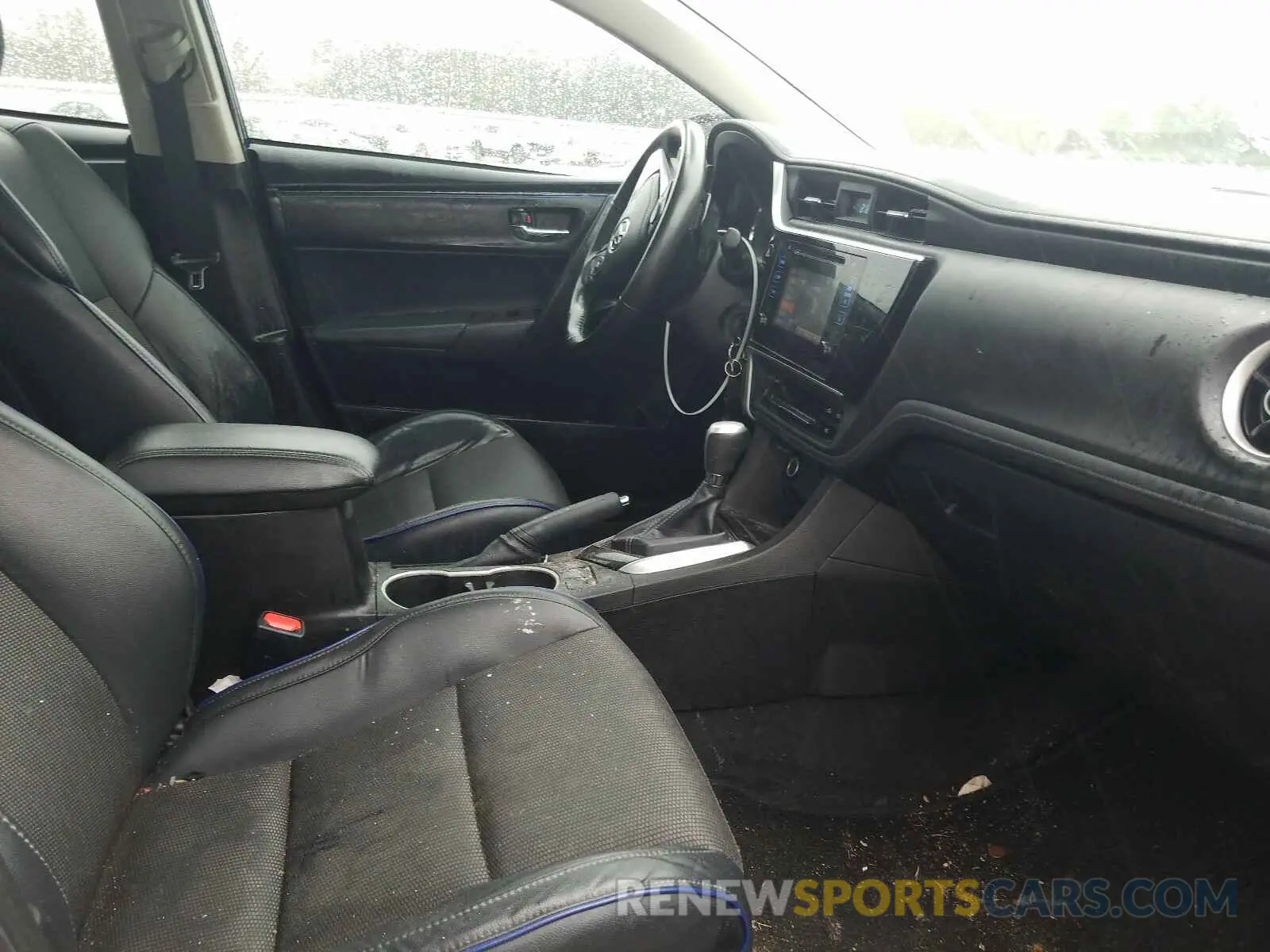 5 Photograph of a damaged car 5YFBURHE8KP931484 TOYOTA COROLLA 2019
