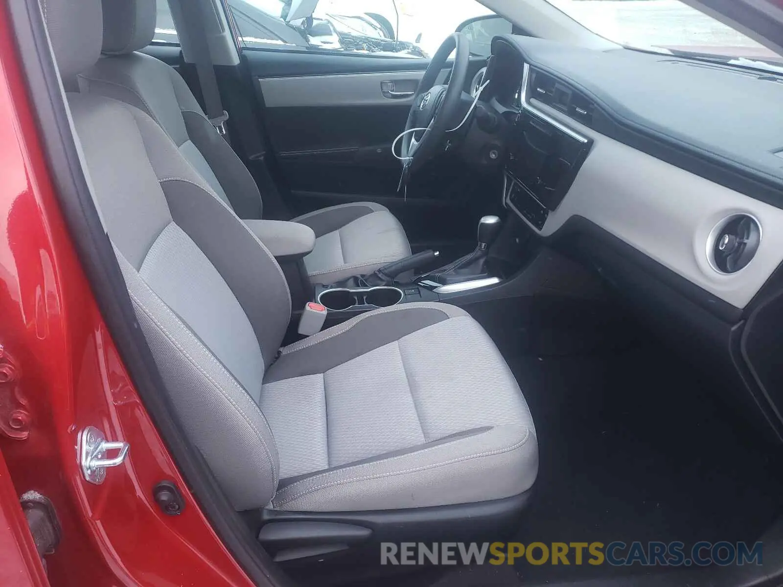 5 Photograph of a damaged car 5YFBURHE8KP936247 TOYOTA COROLLA 2019