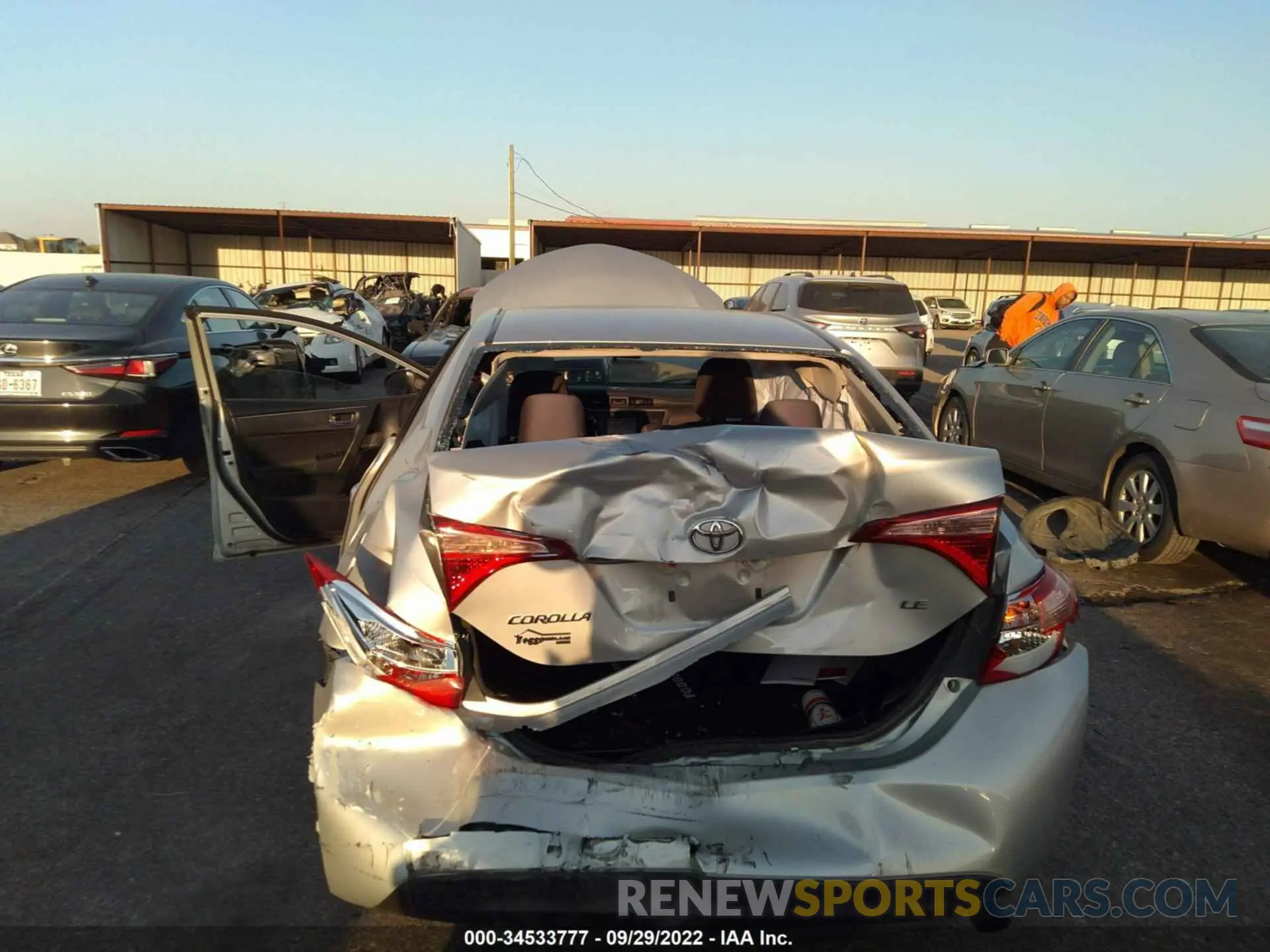6 Photograph of a damaged car 5YFBURHE8KP939925 TOYOTA COROLLA 2019