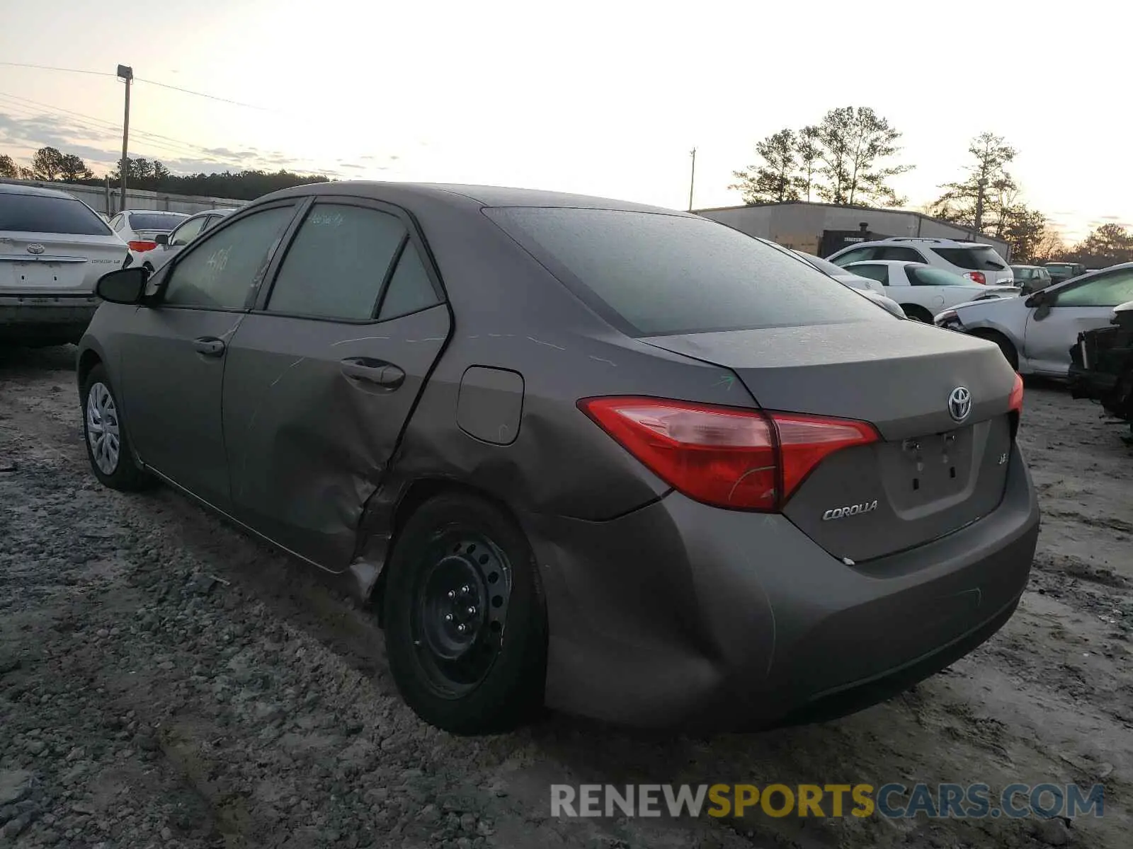 3 Photograph of a damaged car 5YFBURHE8KP947460 TOYOTA COROLLA 2019