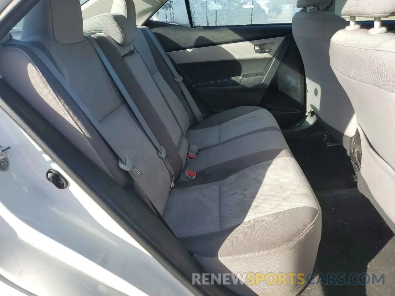 10 Photograph of a damaged car 5YFBURHE9KP859856 TOYOTA COROLLA 2019