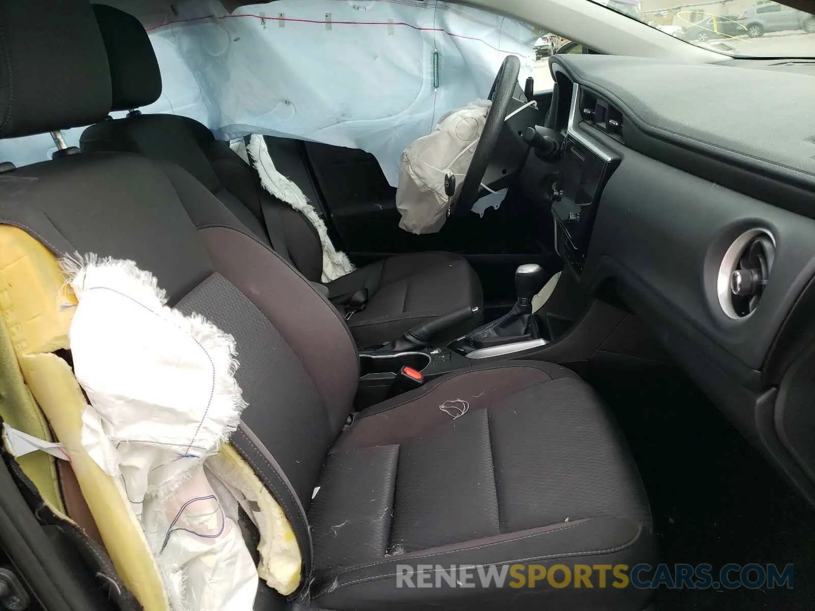 5 Photograph of a damaged car 5YFBURHE9KP866550 TOYOTA COROLLA 2019