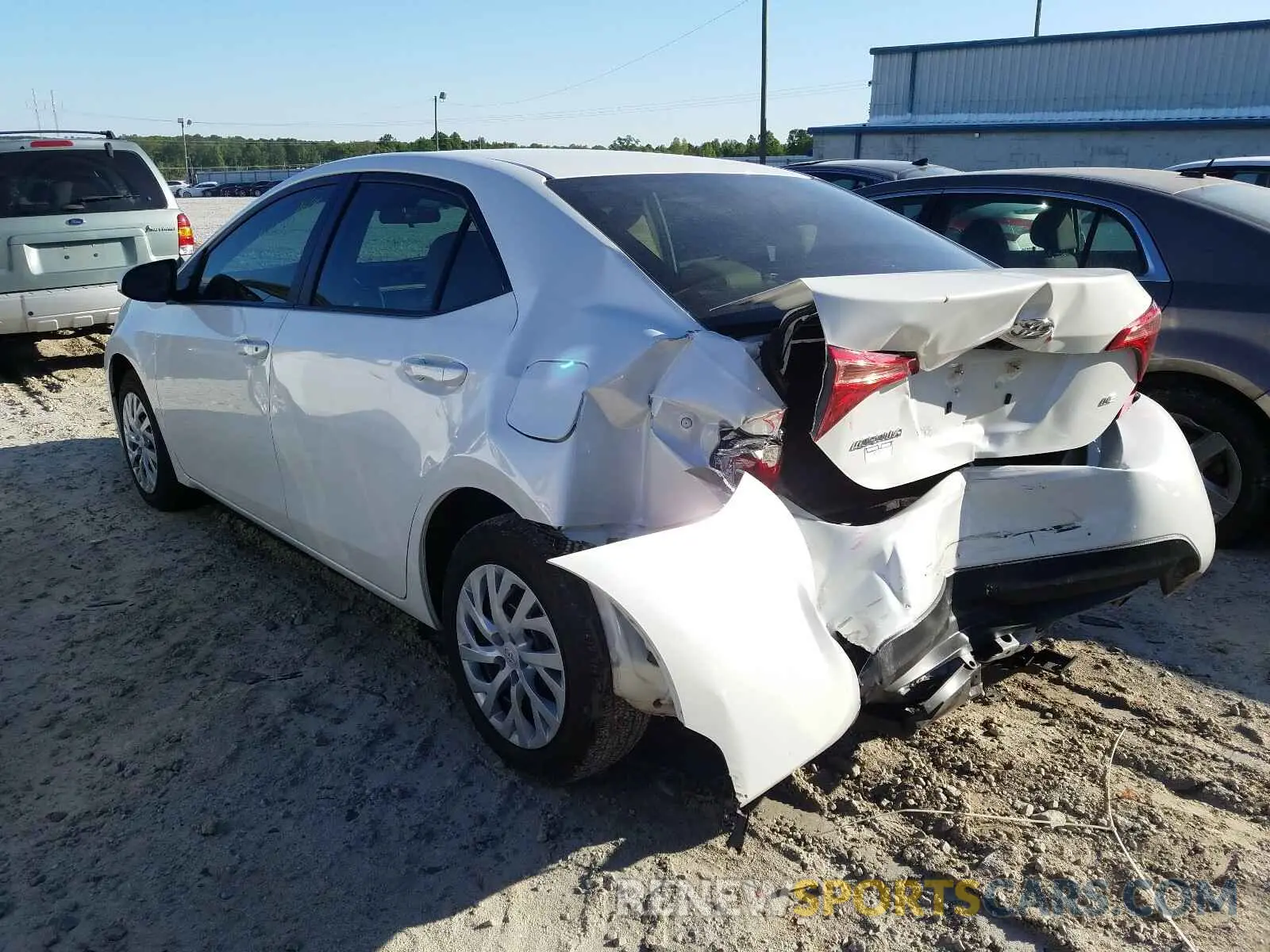 3 Photograph of a damaged car 5YFBURHE9KP867505 TOYOTA COROLLA 2019