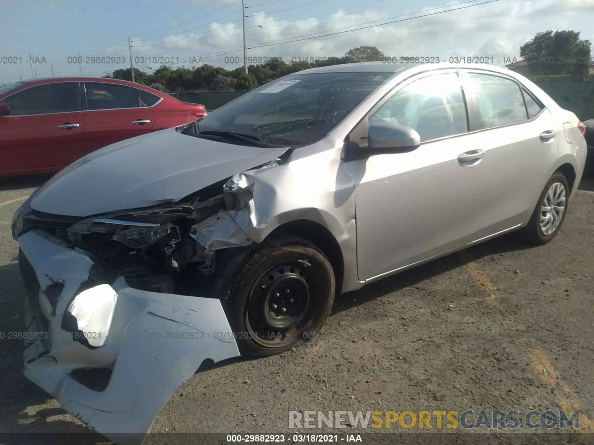 2 Фотография поврежденного автомобиля 5YFBURHE9KP877077 TOYOTA COROLLA 2019