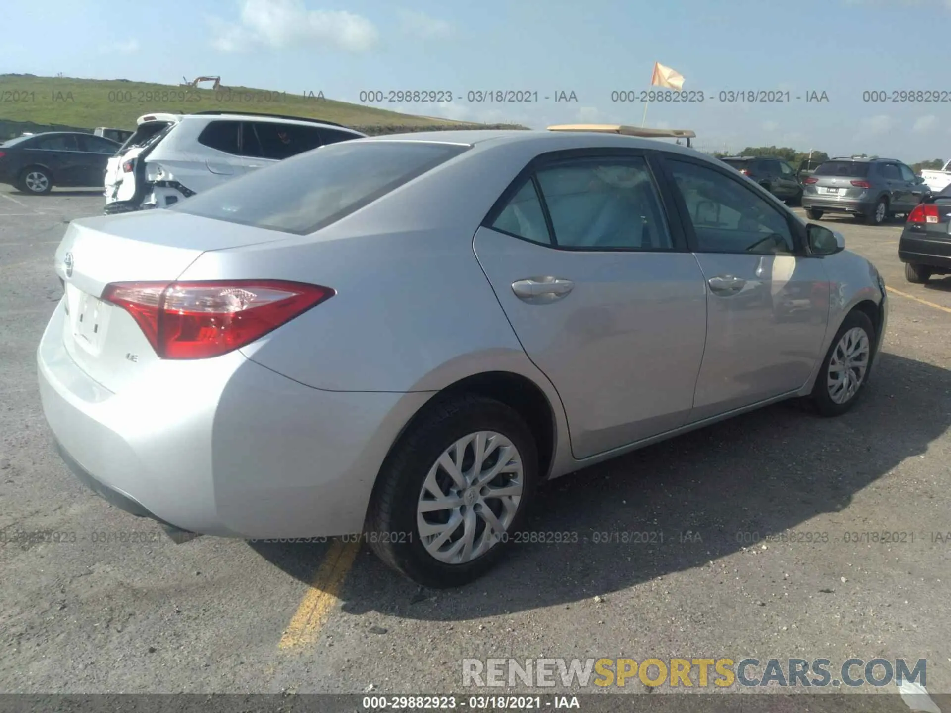 4 Фотография поврежденного автомобиля 5YFBURHE9KP877077 TOYOTA COROLLA 2019