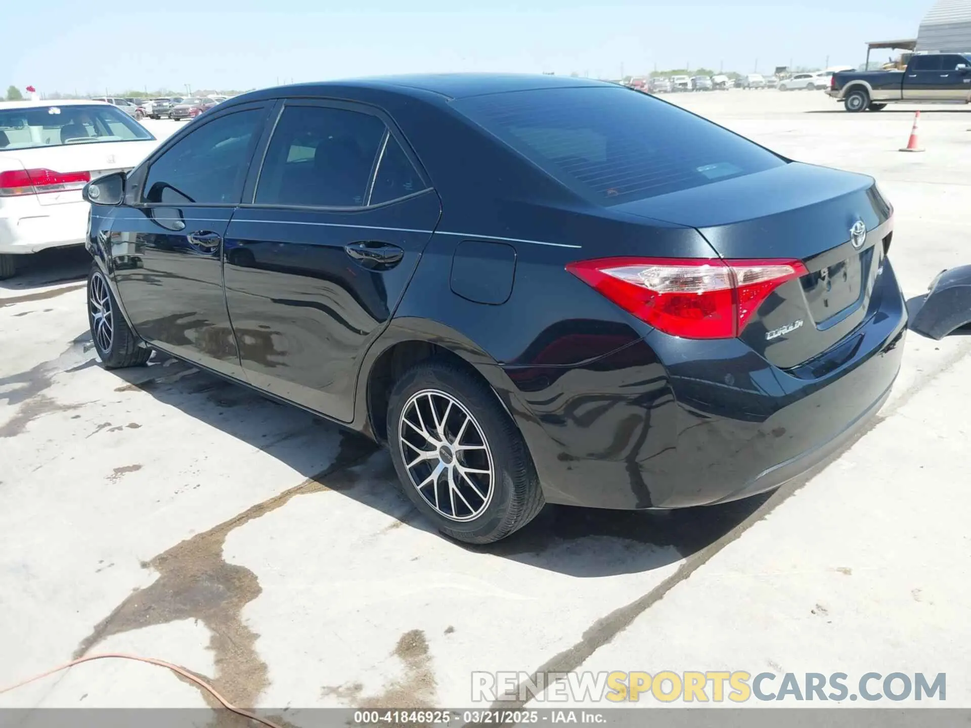 3 Photograph of a damaged car 5YFBURHE9KP882103 TOYOTA COROLLA 2019