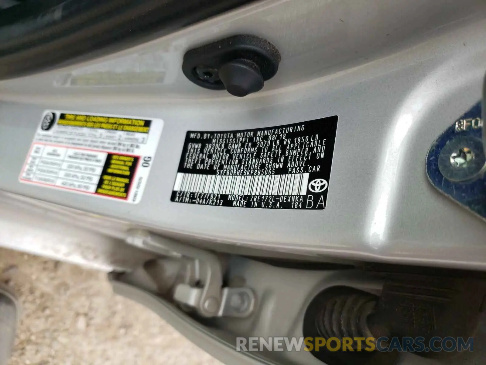 10 Photograph of a damaged car 5YFBURHE9KP885065 TOYOTA COROLLA 2019