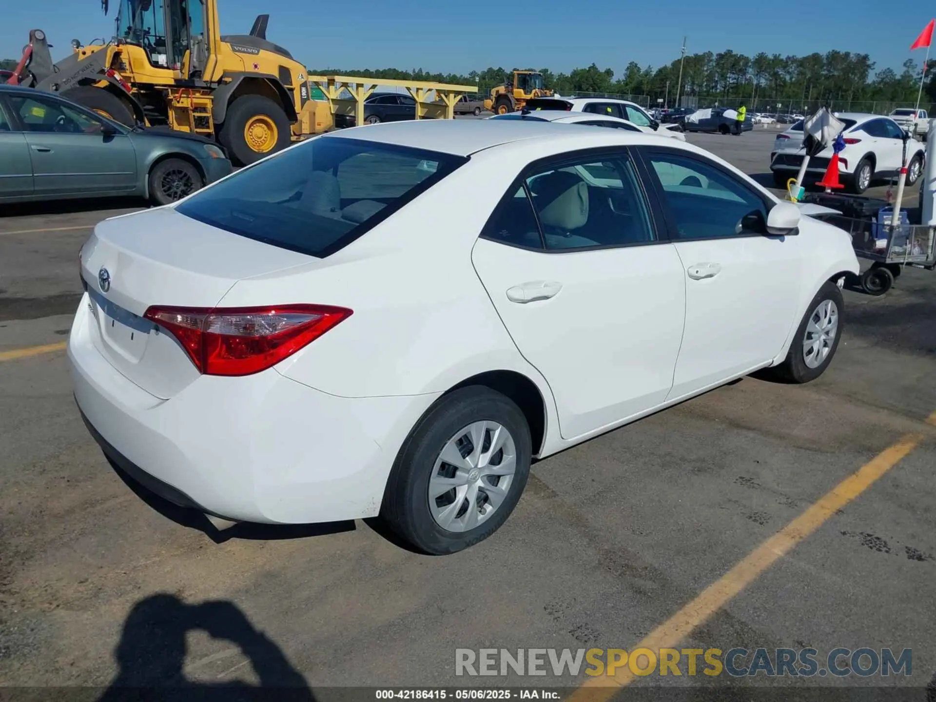 4 Photograph of a damaged car 5YFBURHE9KP886264 TOYOTA COROLLA 2019