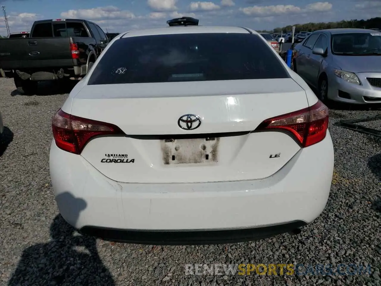 6 Photograph of a damaged car 5YFBURHE9KP888872 TOYOTA COROLLA 2019