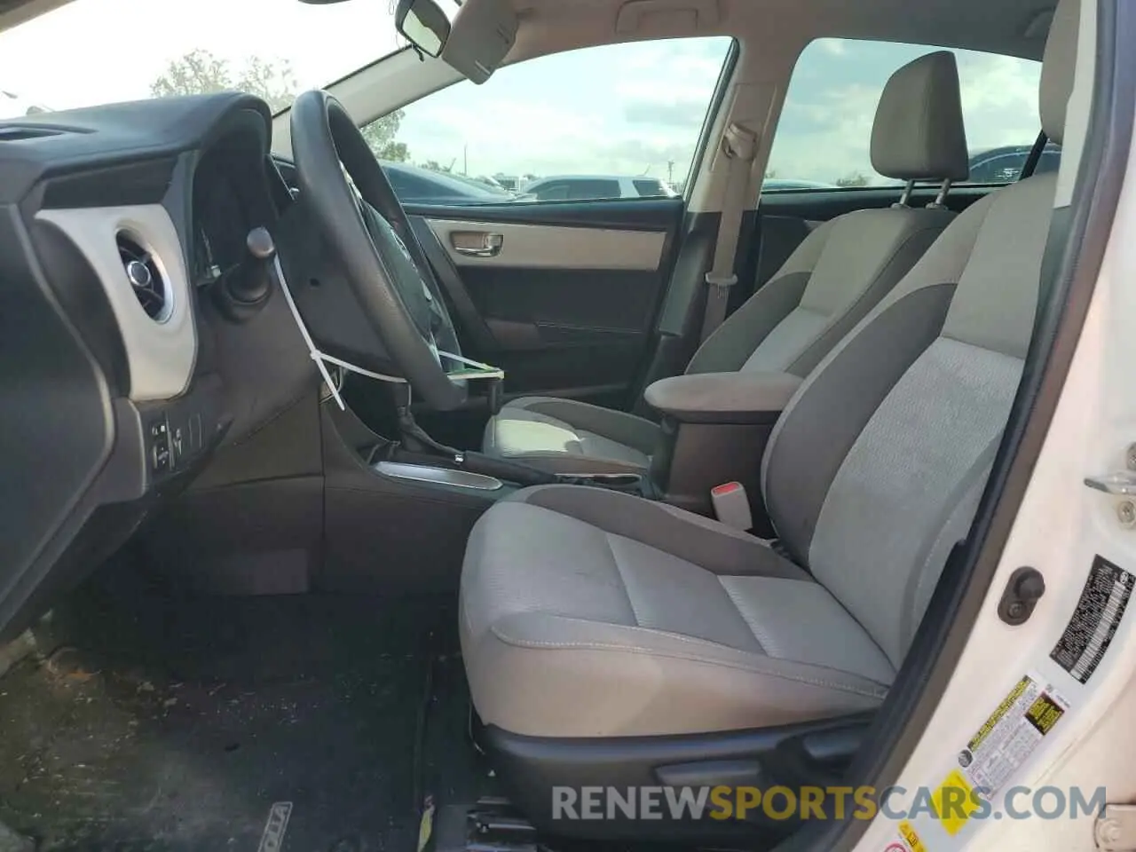 7 Photograph of a damaged car 5YFBURHE9KP888872 TOYOTA COROLLA 2019