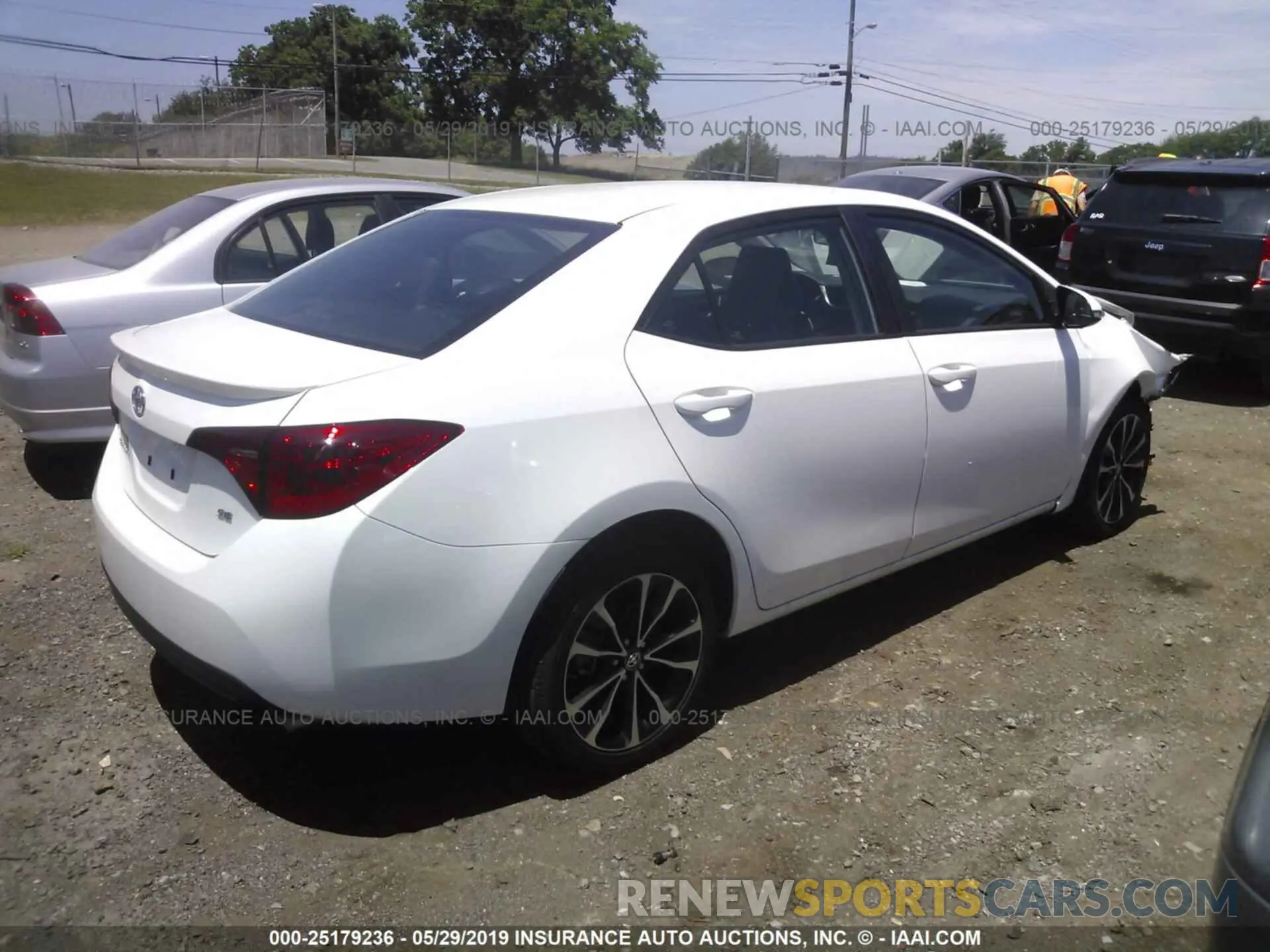 4 Photograph of a damaged car 5YFBURHE9KP890007 TOYOTA COROLLA 2019