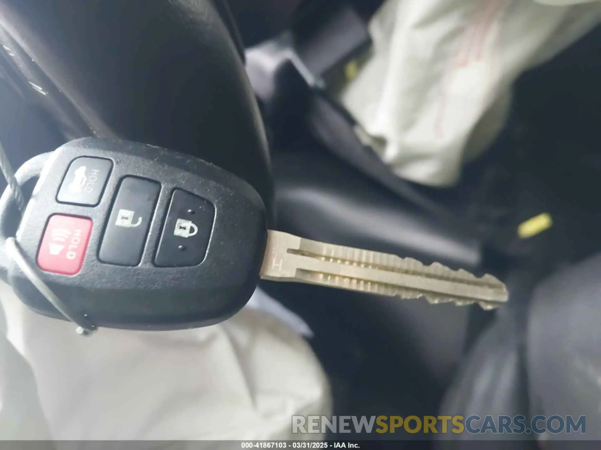 11 Photograph of a damaged car 5YFBURHE9KP898284 TOYOTA COROLLA 2019