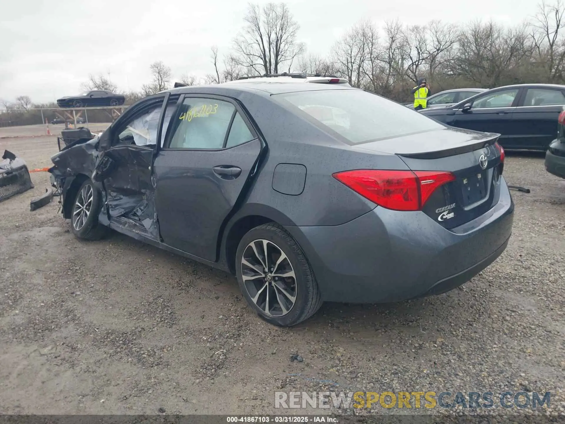 3 Photograph of a damaged car 5YFBURHE9KP898284 TOYOTA COROLLA 2019