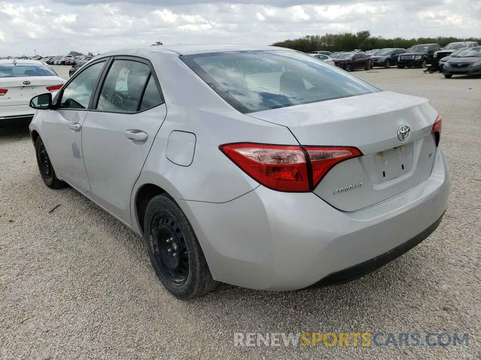 3 Photograph of a damaged car 5YFBURHE9KP899371 TOYOTA COROLLA 2019