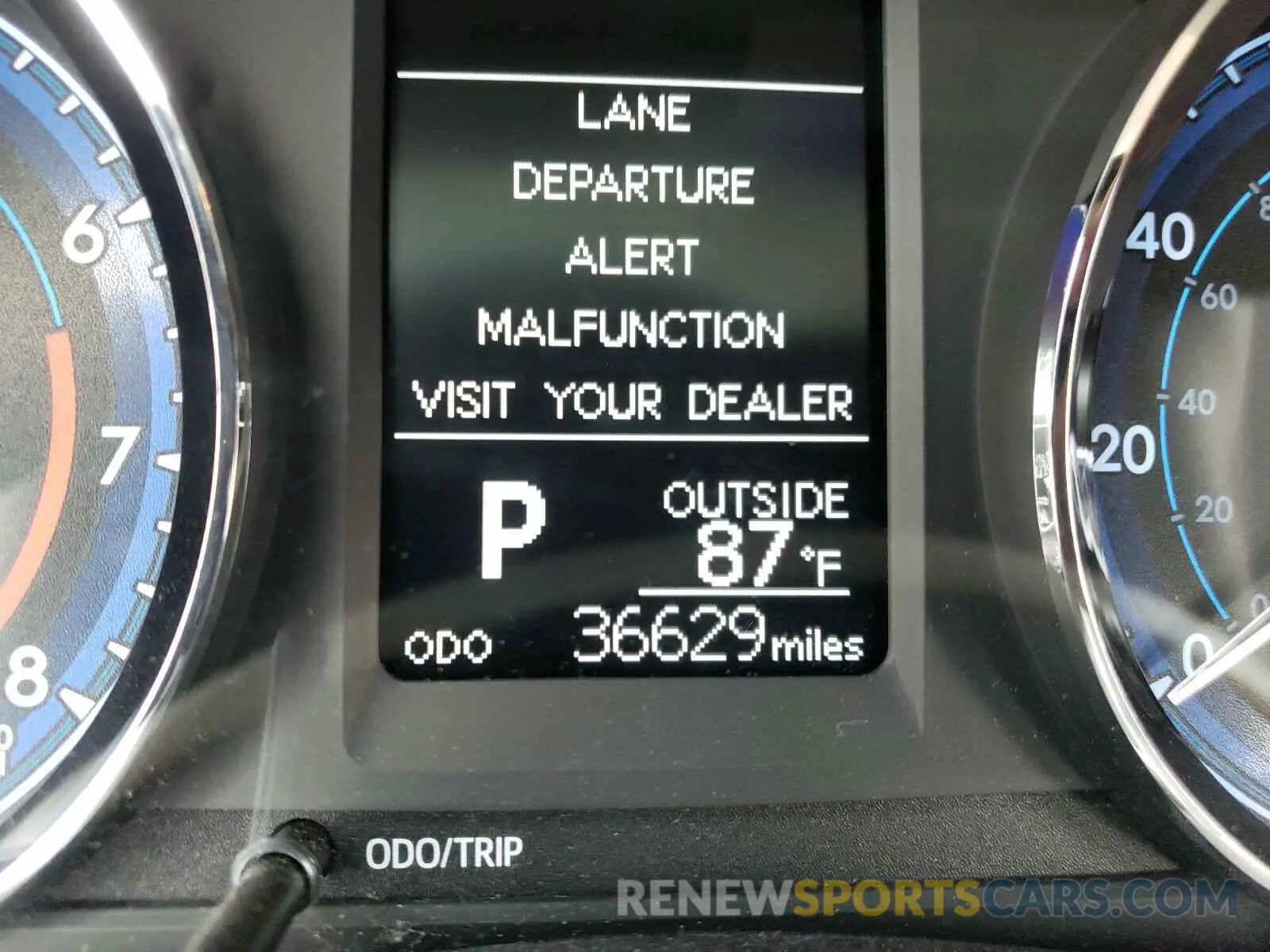 8 Photograph of a damaged car 5YFBURHE9KP899371 TOYOTA COROLLA 2019