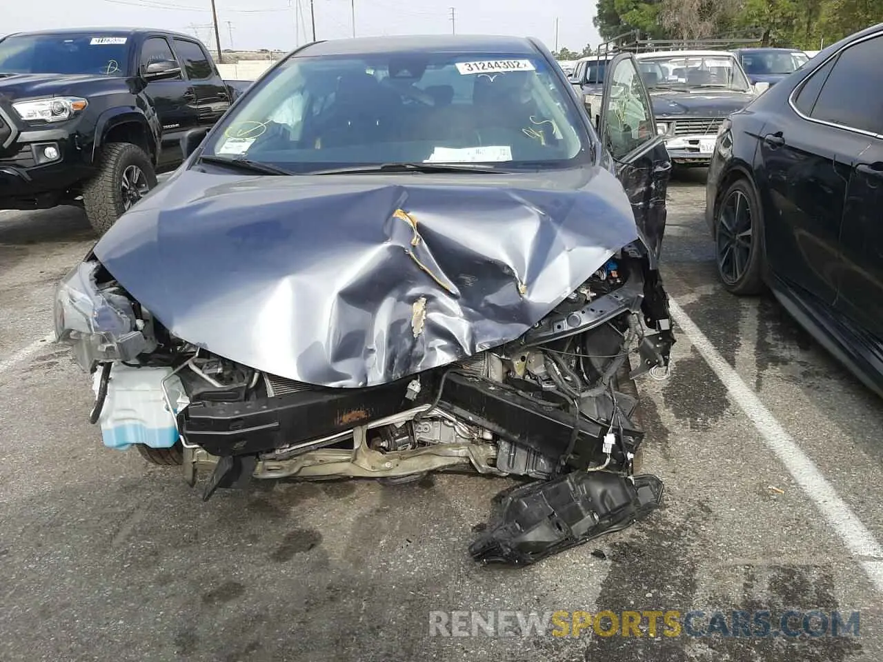 9 Photograph of a damaged car 5YFBURHE9KP904004 TOYOTA COROLLA 2019