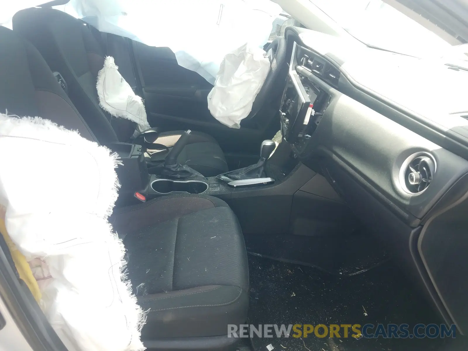 5 Photograph of a damaged car 5YFBURHE9KP917481 TOYOTA COROLLA 2019