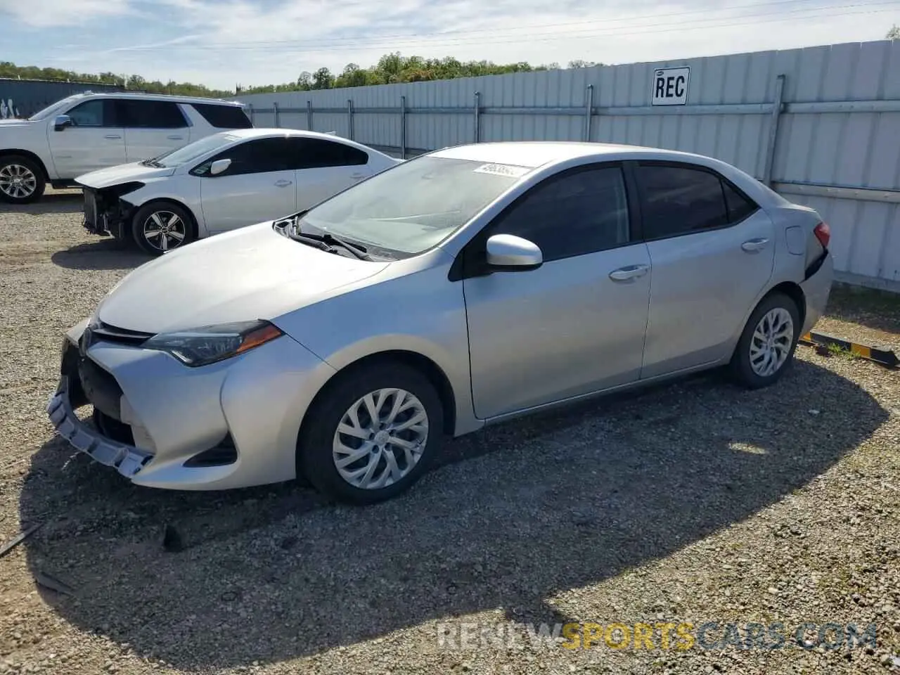 1 Photograph of a damaged car 5YFBURHE9KP918663 TOYOTA COROLLA 2019