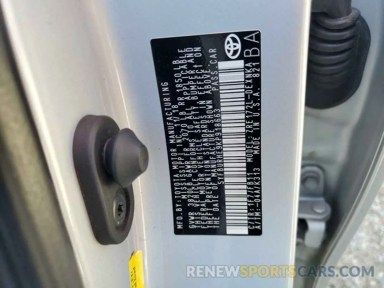 13 Photograph of a damaged car 5YFBURHE9KP918663 TOYOTA COROLLA 2019