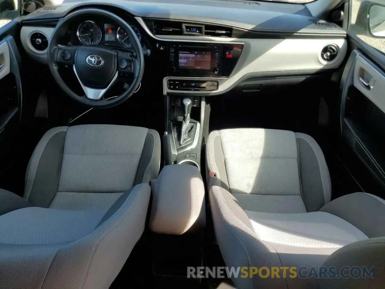 8 Photograph of a damaged car 5YFBURHE9KP918663 TOYOTA COROLLA 2019