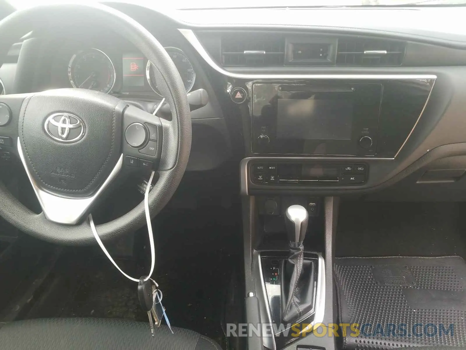 9 Photograph of a damaged car 5YFBURHE9KP919277 TOYOTA COROLLA 2019