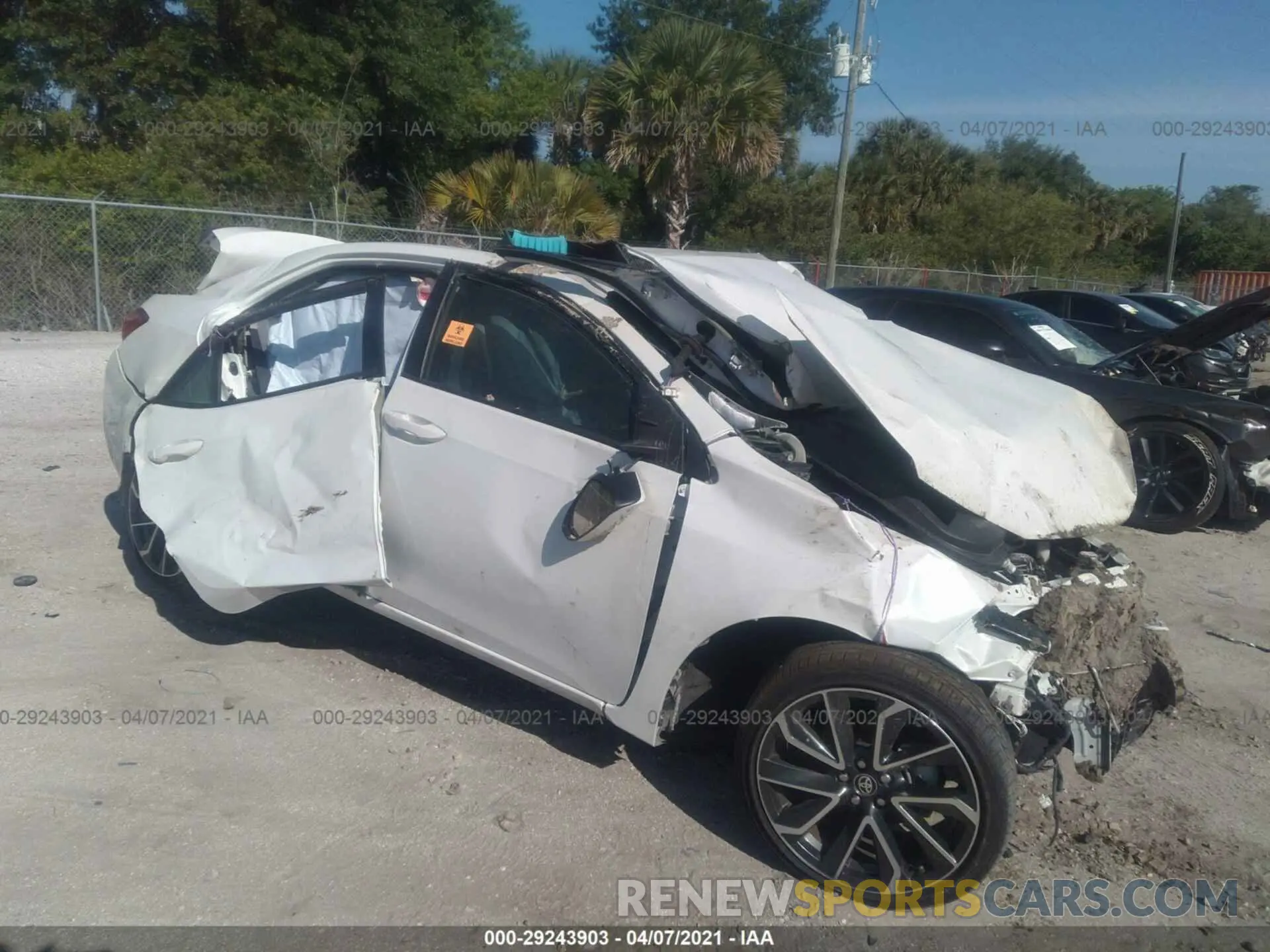 1 Photograph of a damaged car 5YFBURHE9KP922387 TOYOTA COROLLA 2019