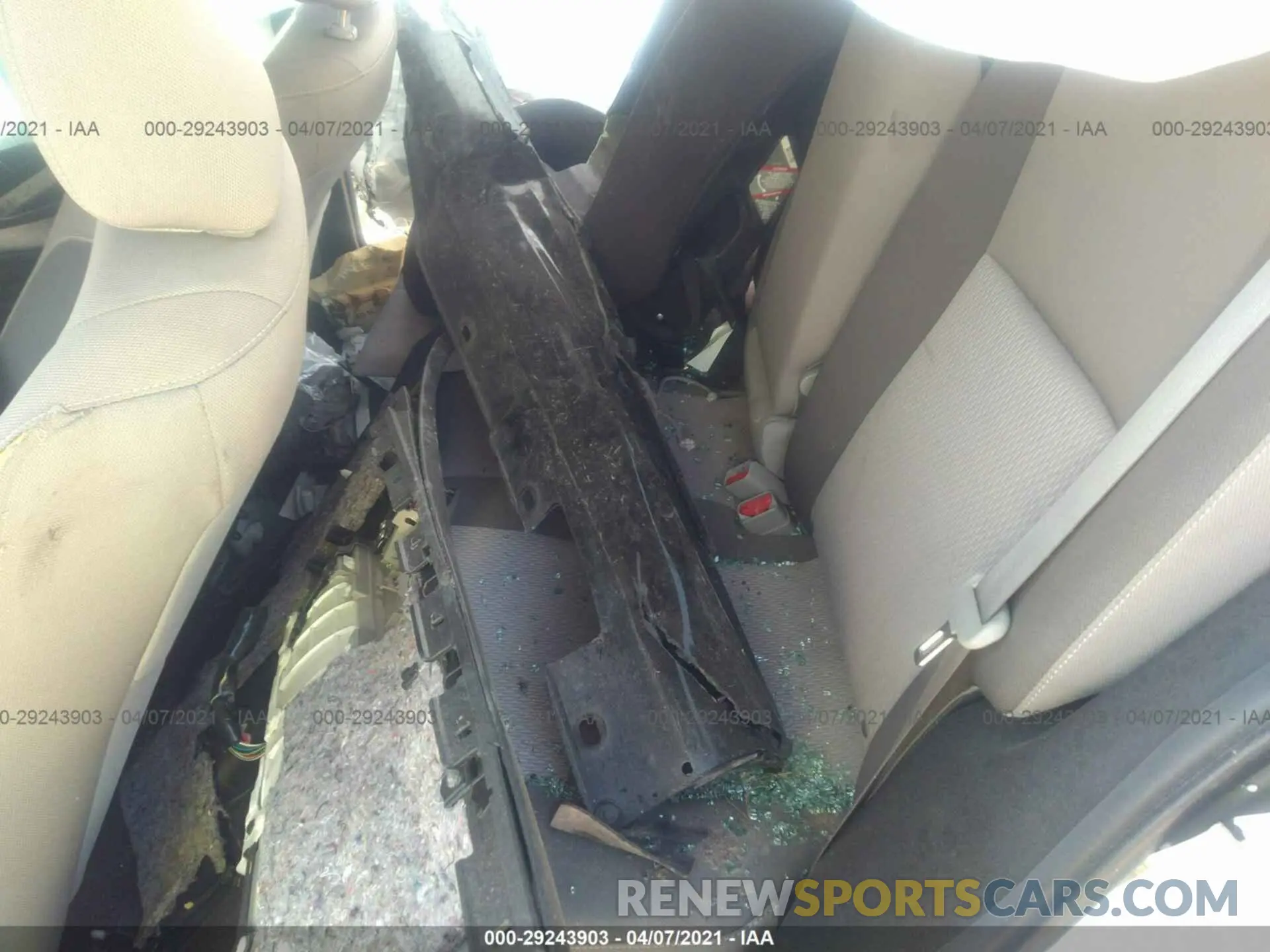 8 Photograph of a damaged car 5YFBURHE9KP922387 TOYOTA COROLLA 2019