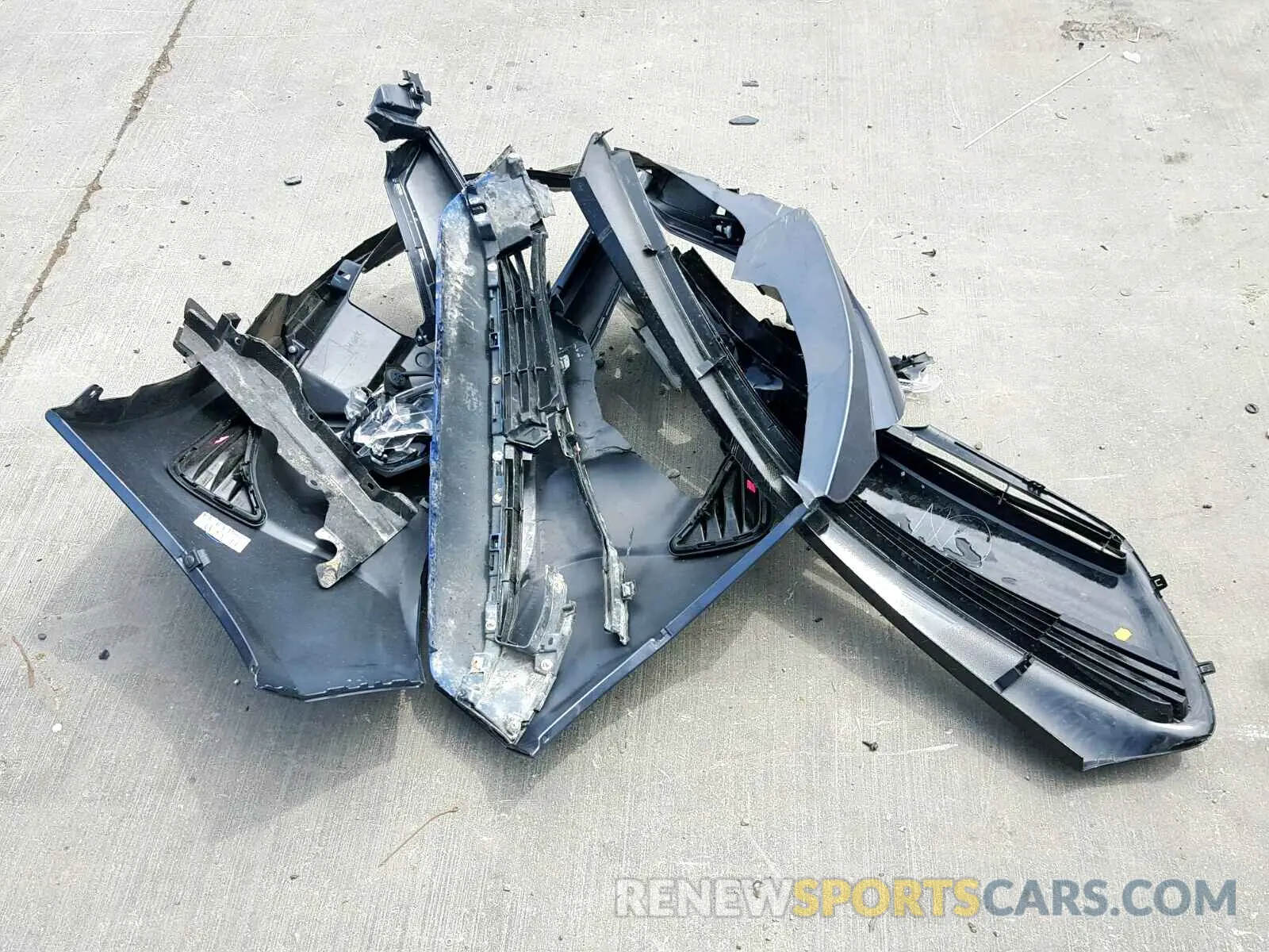 9 Photograph of a damaged car 5YFBURHE9KP928500 TOYOTA COROLLA 2019