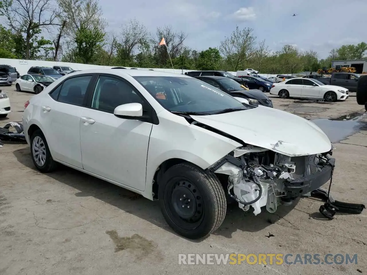 4 Фотография поврежденного автомобиля 5YFBURHE9KP932403 TOYOTA COROLLA 2019