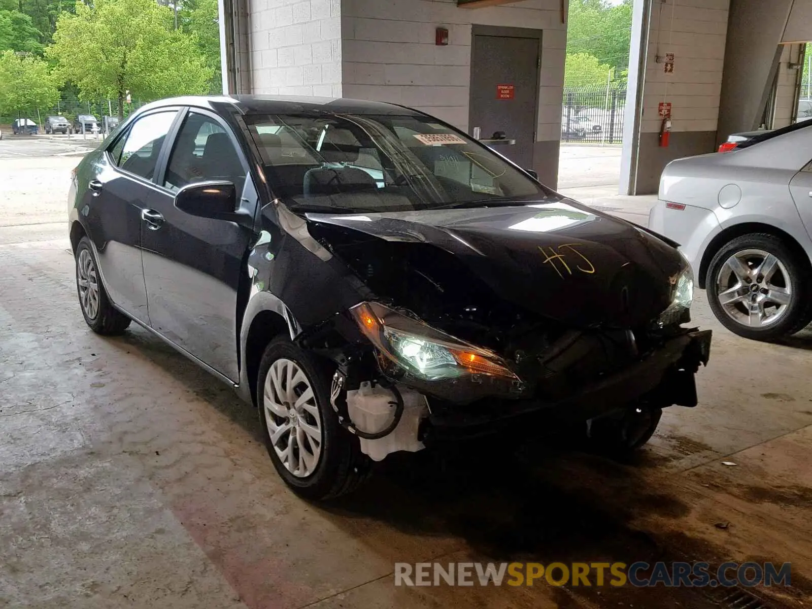 1 Photograph of a damaged car 5YFBURHE9KP935690 TOYOTA COROLLA 2019