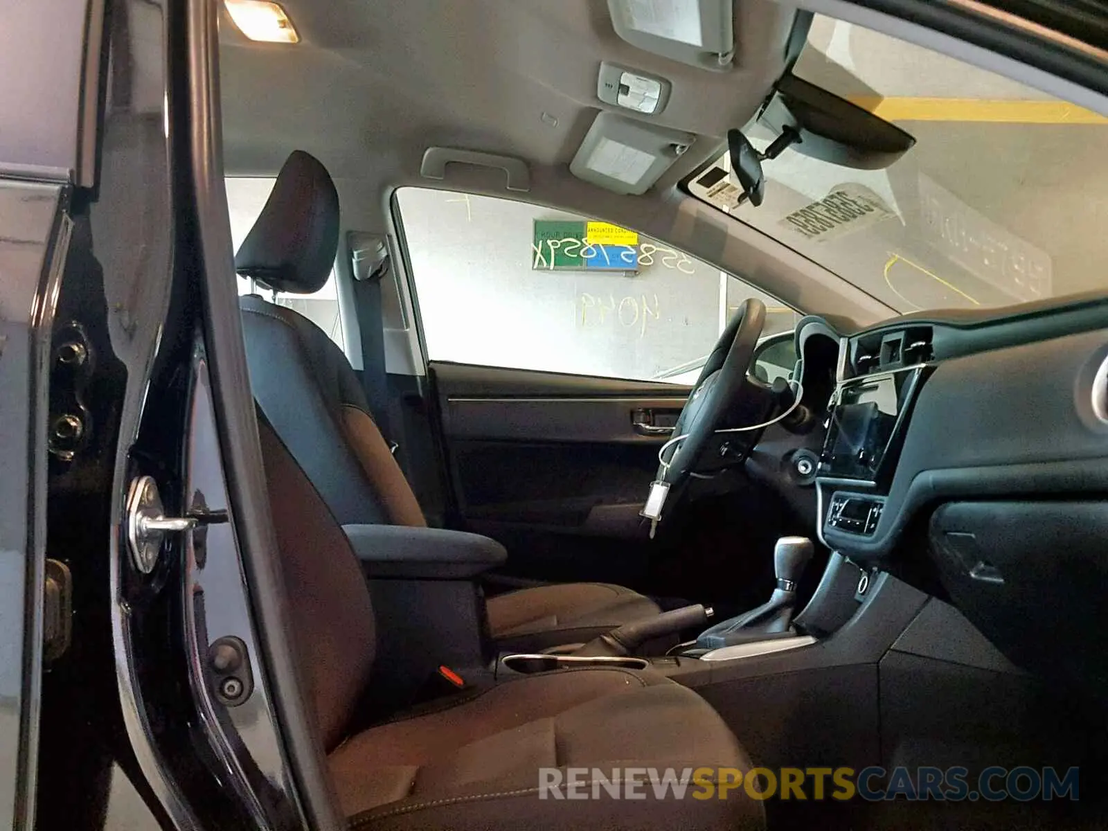 5 Photograph of a damaged car 5YFBURHE9KP935690 TOYOTA COROLLA 2019