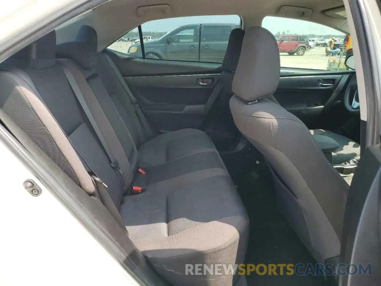 10 Photograph of a damaged car 5YFBURHE9KP943689 TOYOTA COROLLA 2019