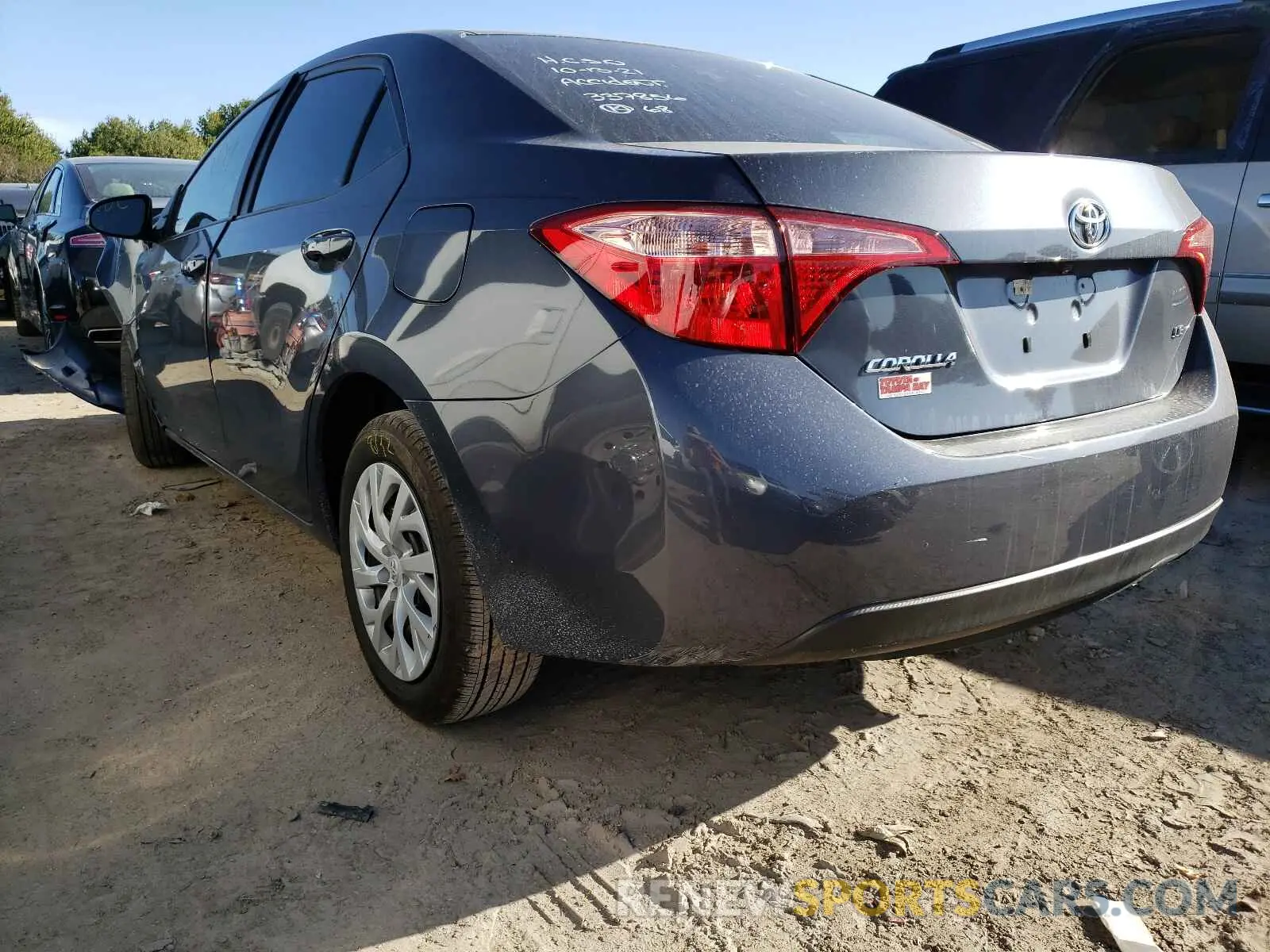 3 Photograph of a damaged car 5YFBURHEXKP858134 TOYOTA COROLLA 2019