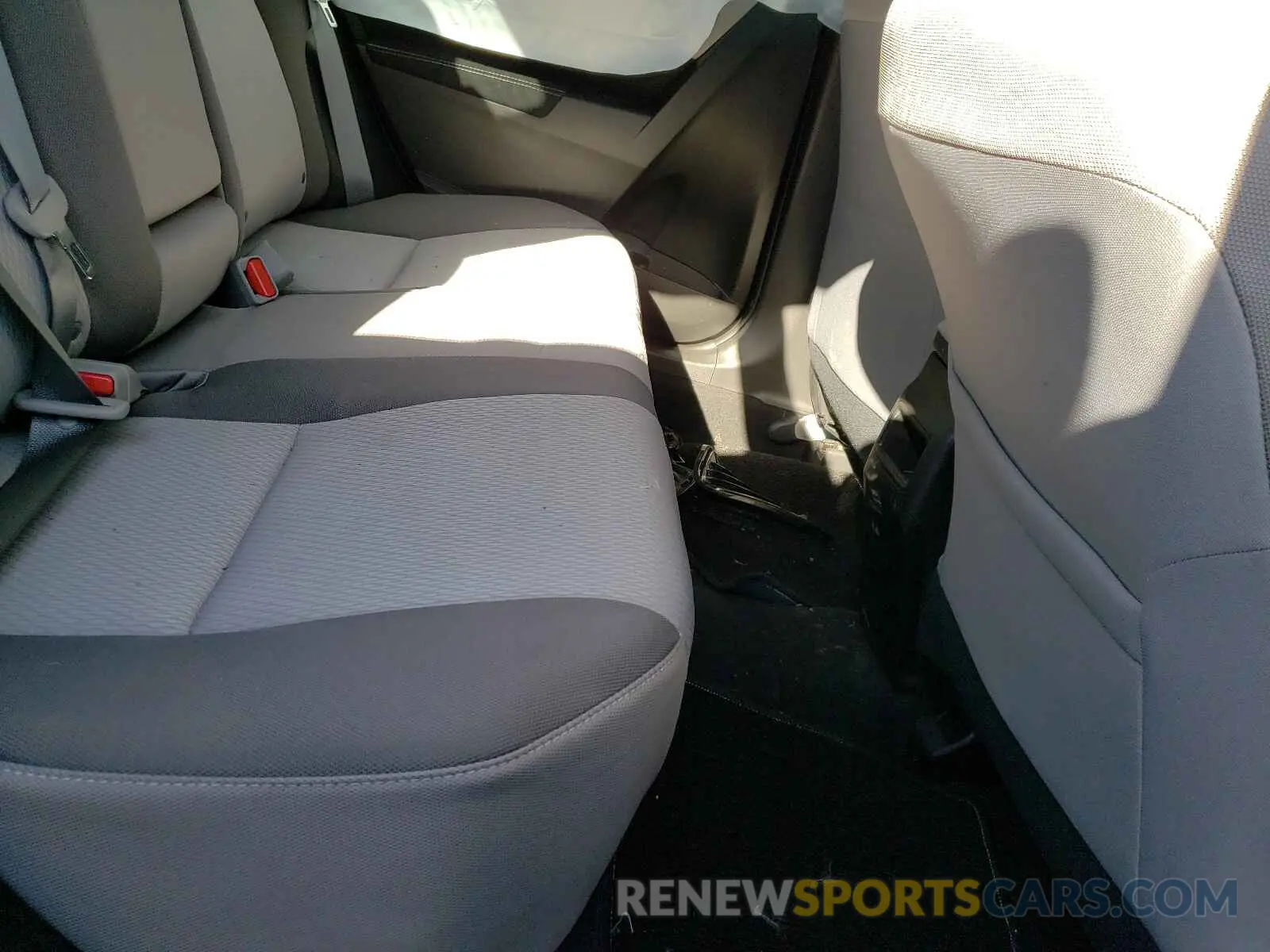 6 Photograph of a damaged car 5YFBURHEXKP858134 TOYOTA COROLLA 2019