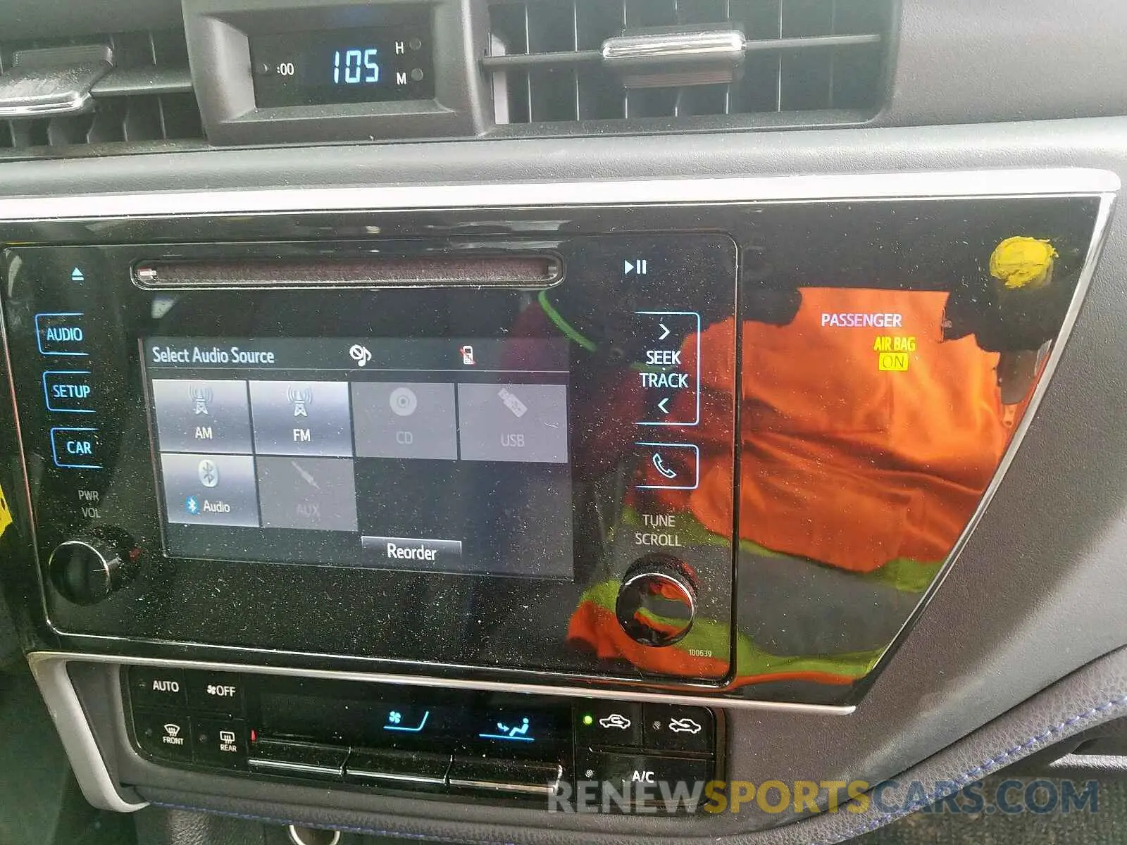 9 Photograph of a damaged car 5YFBURHEXKP859087 TOYOTA COROLLA 2019