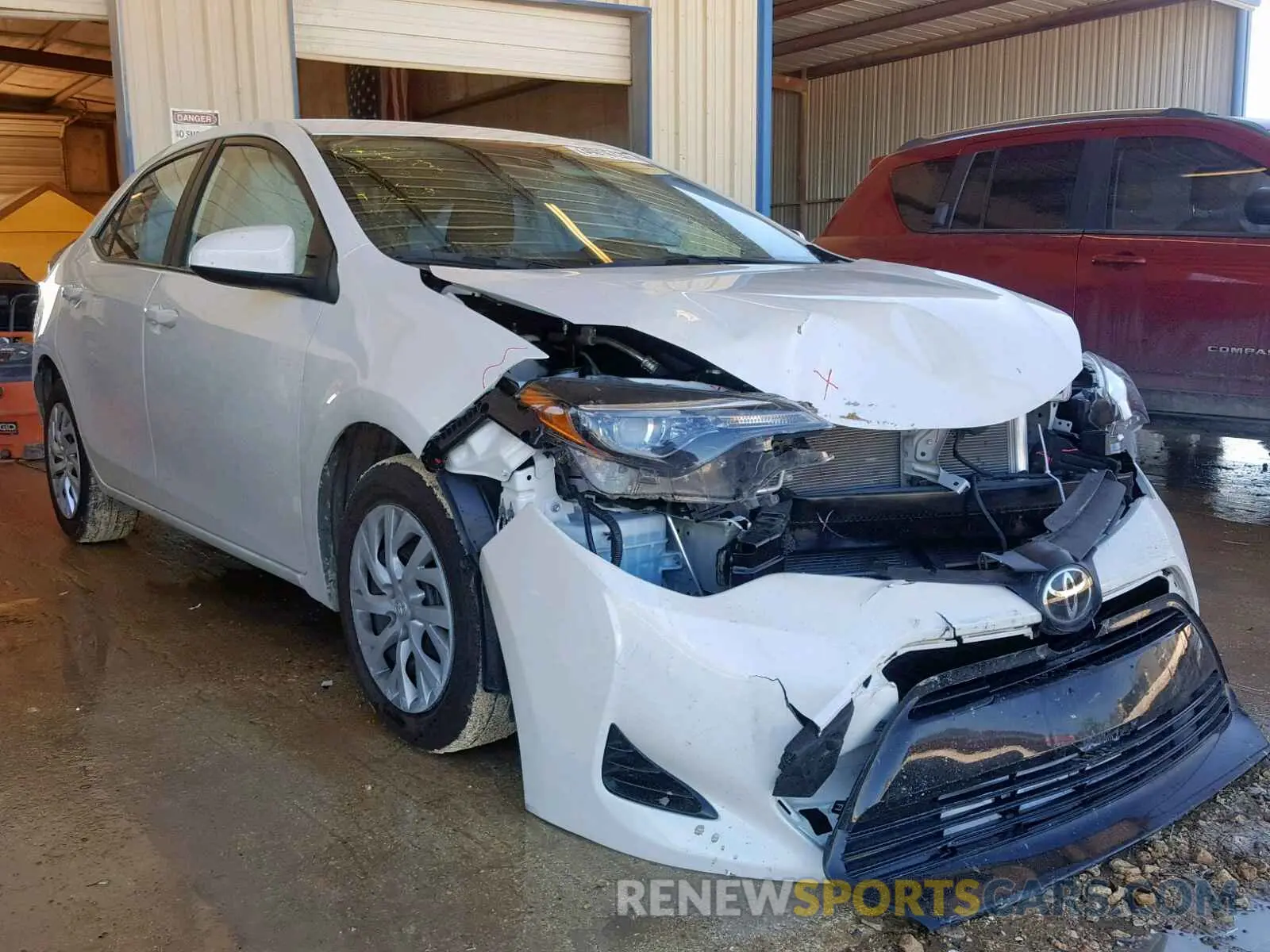 1 Photograph of a damaged car 5YFBURHEXKP862300 TOYOTA COROLLA 2019