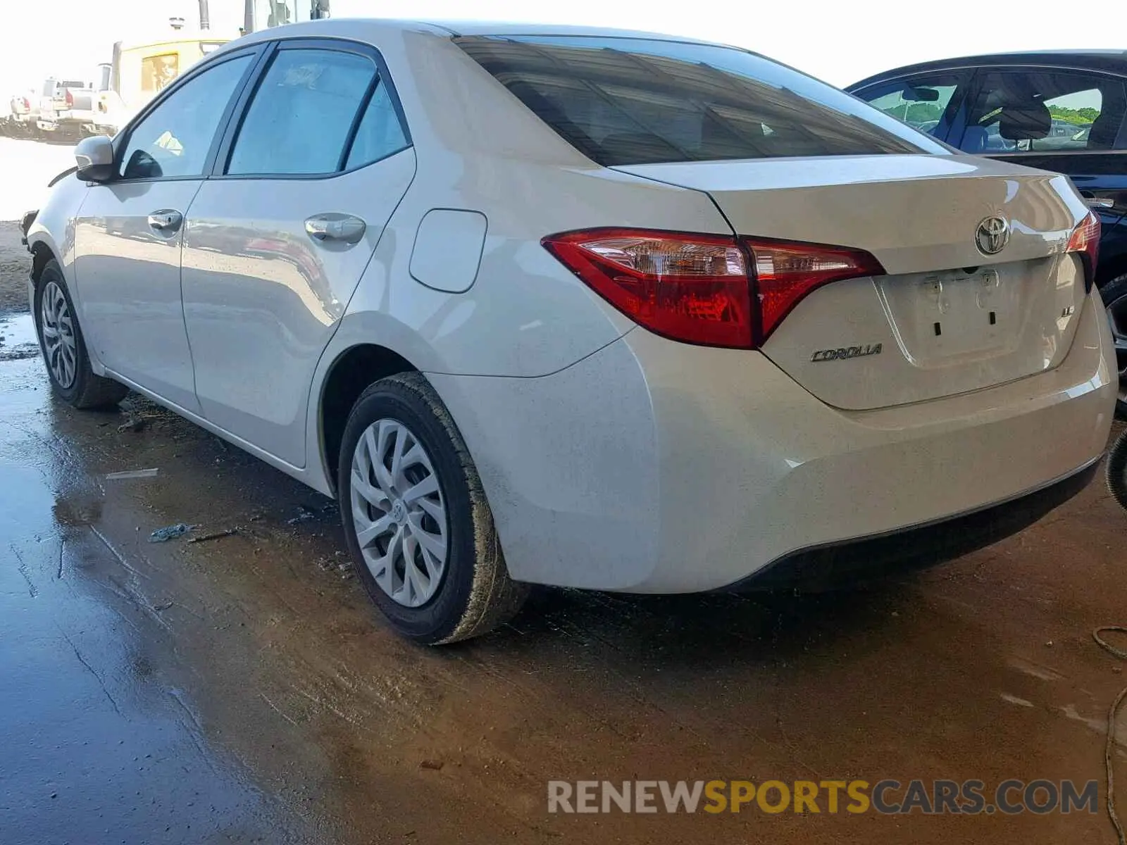 3 Photograph of a damaged car 5YFBURHEXKP862300 TOYOTA COROLLA 2019
