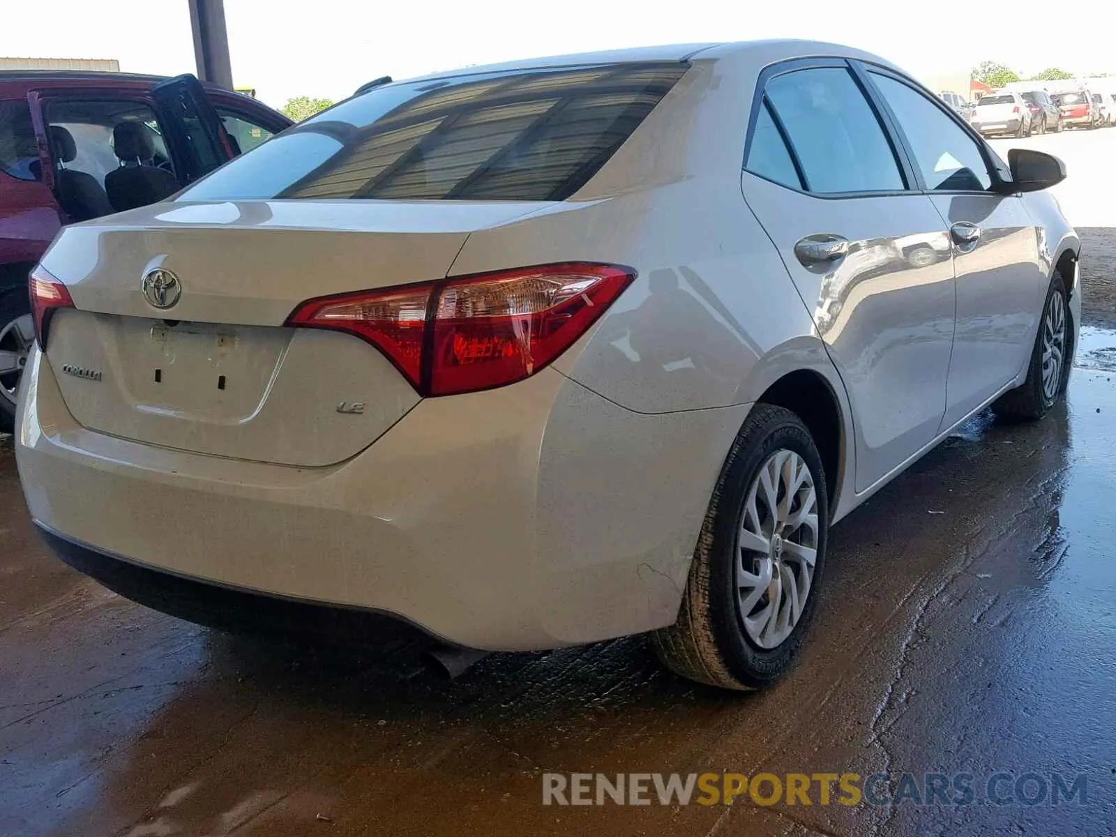 4 Photograph of a damaged car 5YFBURHEXKP862300 TOYOTA COROLLA 2019