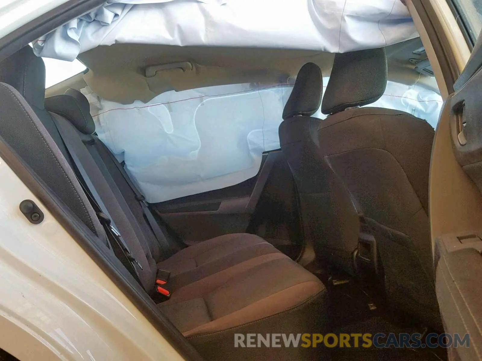 6 Photograph of a damaged car 5YFBURHEXKP862300 TOYOTA COROLLA 2019
