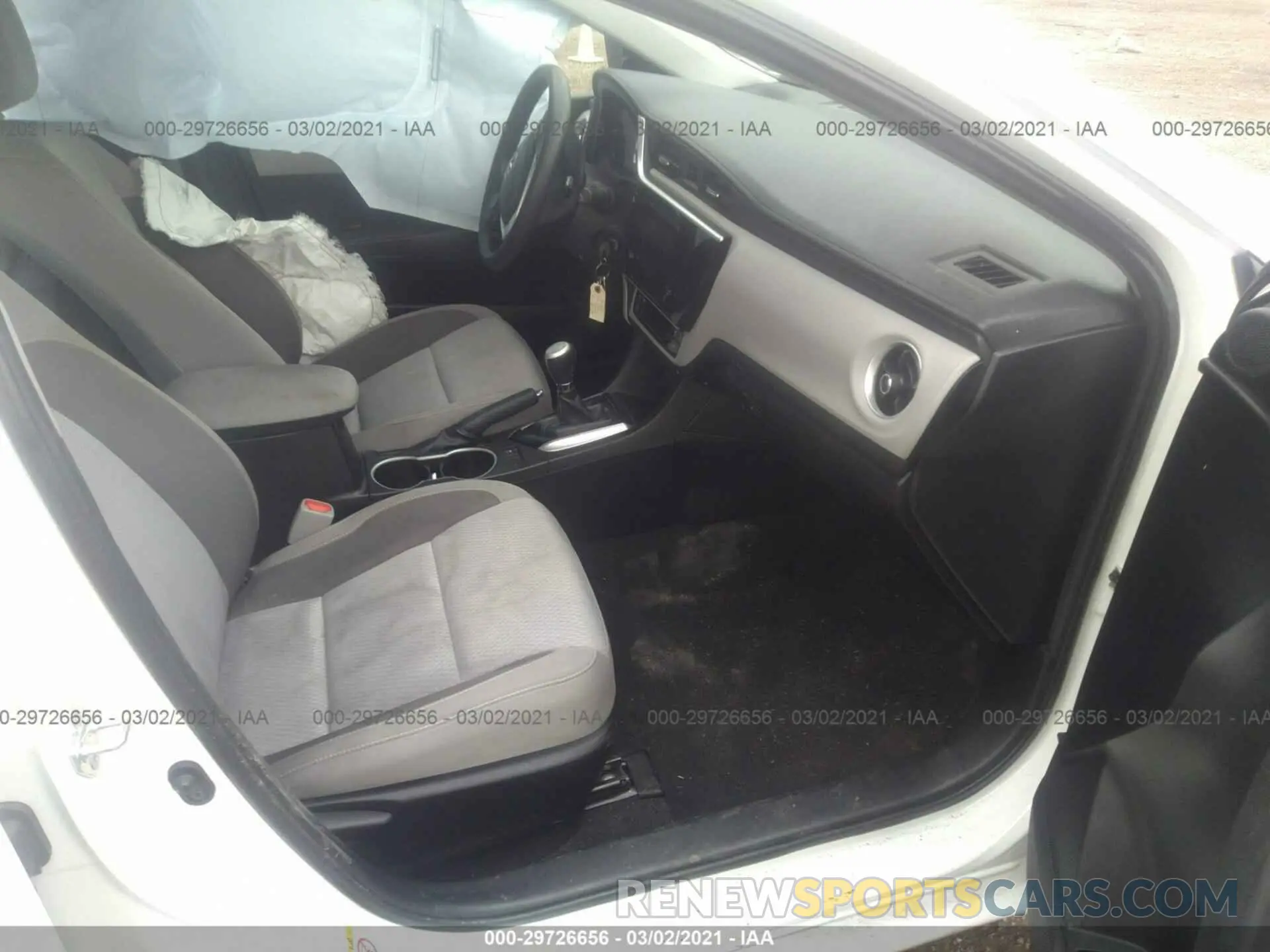5 Photograph of a damaged car 5YFBURHEXKP863169 TOYOTA COROLLA 2019