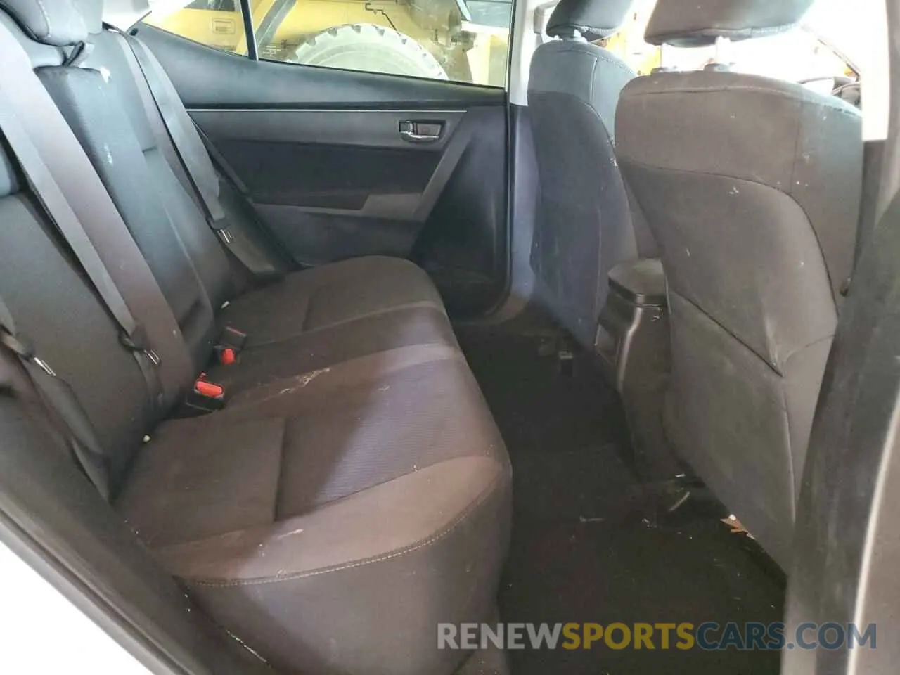 10 Photograph of a damaged car 5YFBURHEXKP866136 TOYOTA COROLLA 2019