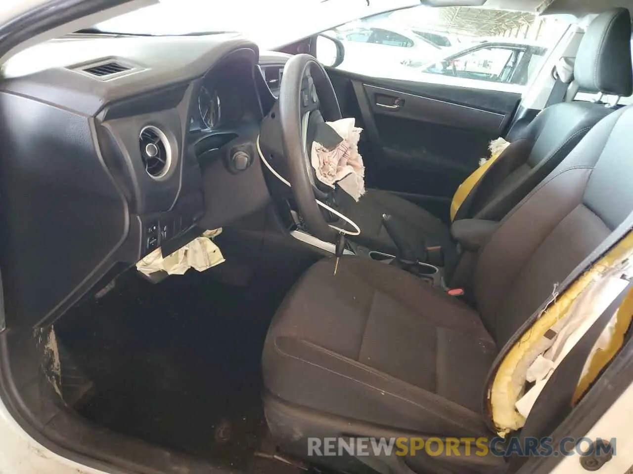 7 Photograph of a damaged car 5YFBURHEXKP866136 TOYOTA COROLLA 2019