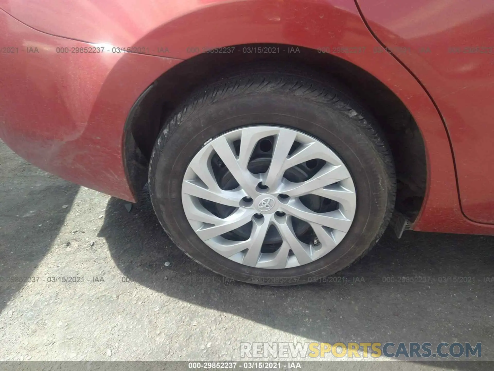 15 Photograph of a damaged car 5YFBURHEXKP867268 TOYOTA COROLLA 2019